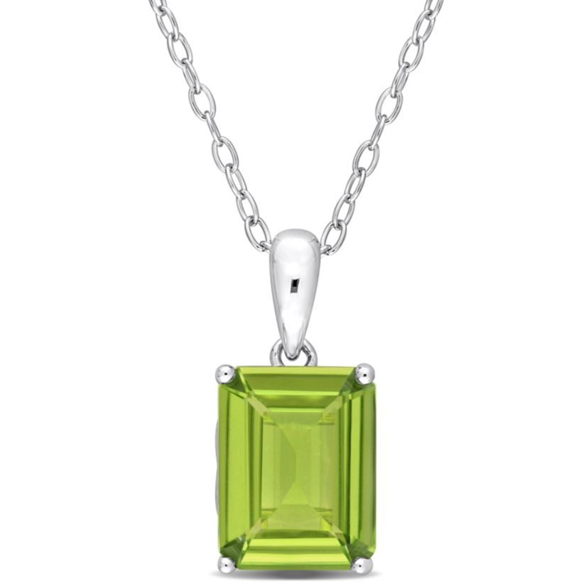 Peridot Solitaire Design Pendant with Chain in Sterling Silver