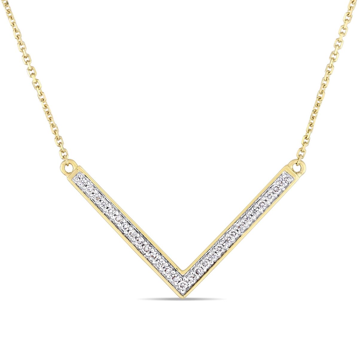 1/7 ct. t.w. Diamond "V" Necklace in 14K Yellow Gold