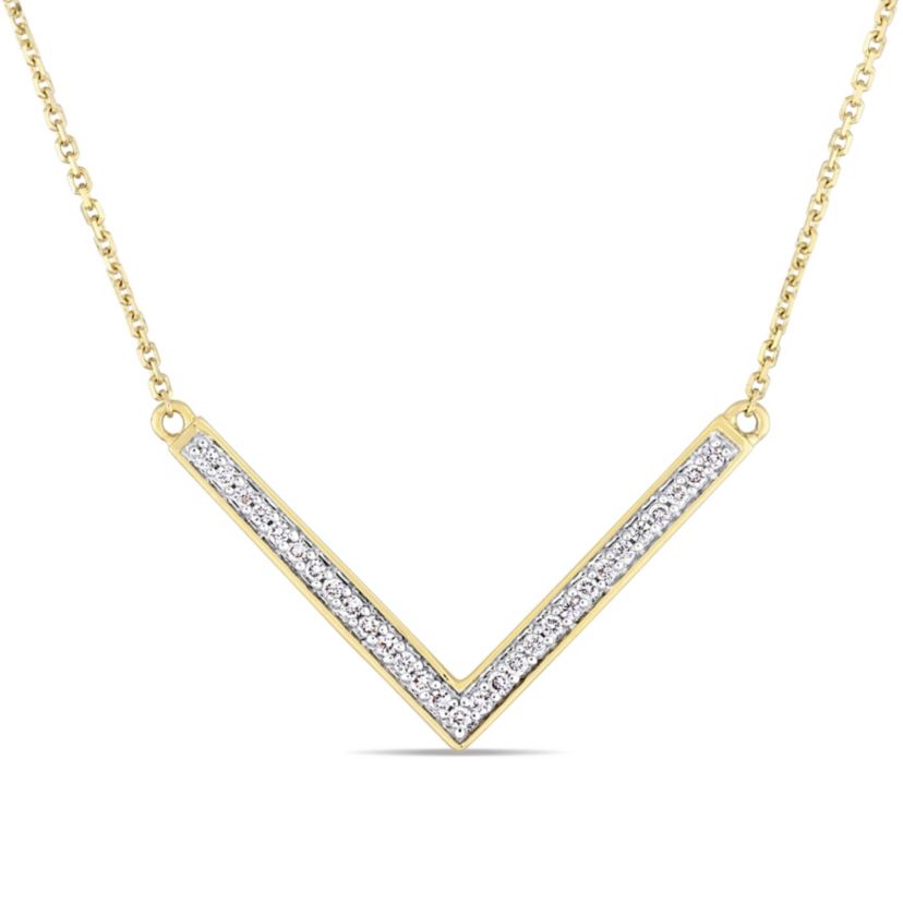 1/7 ct. t.w. Diamond "V" Necklace in 14K Yellow Gold