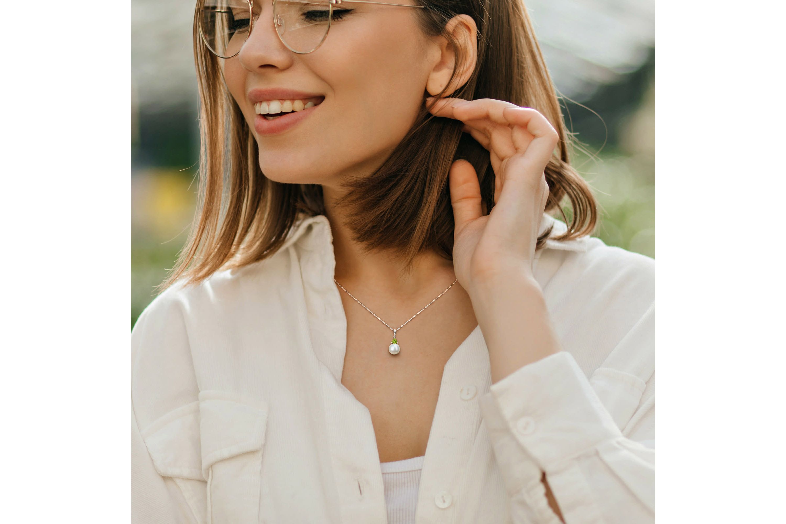 Freshwater Cultured Pearl and Peridot Pendant with Chain in 10K White Gold