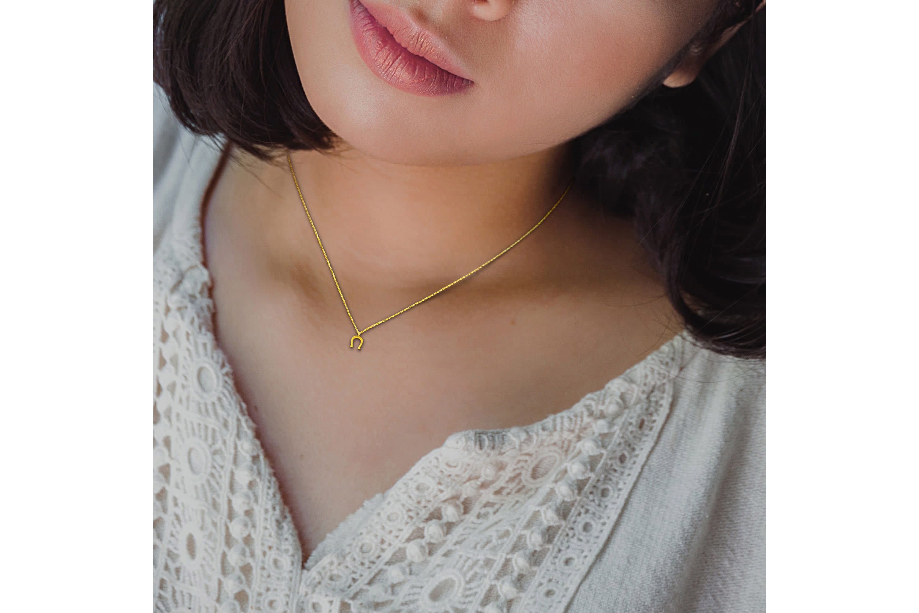 Horseshoe Pendant Necklace in 14K Yellow Gold