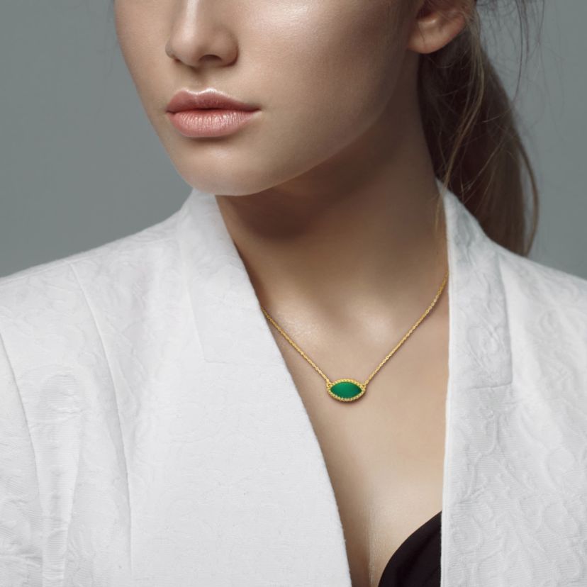 Light Green Chalcedony Necklace with Chain in Yellow Plated Sterling Silver