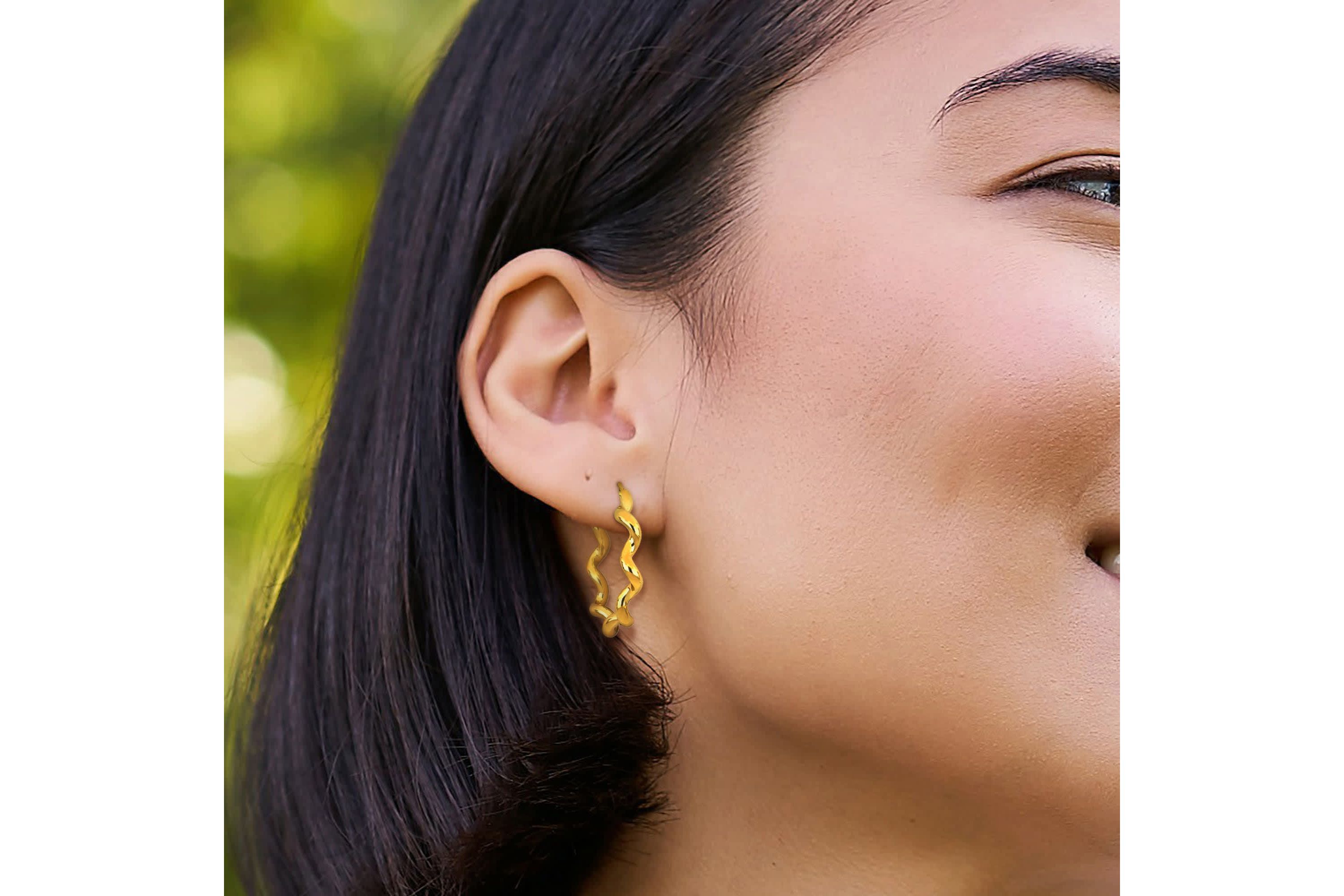 34mm Wavy Hoop Earrings in 14k Yellow Gold