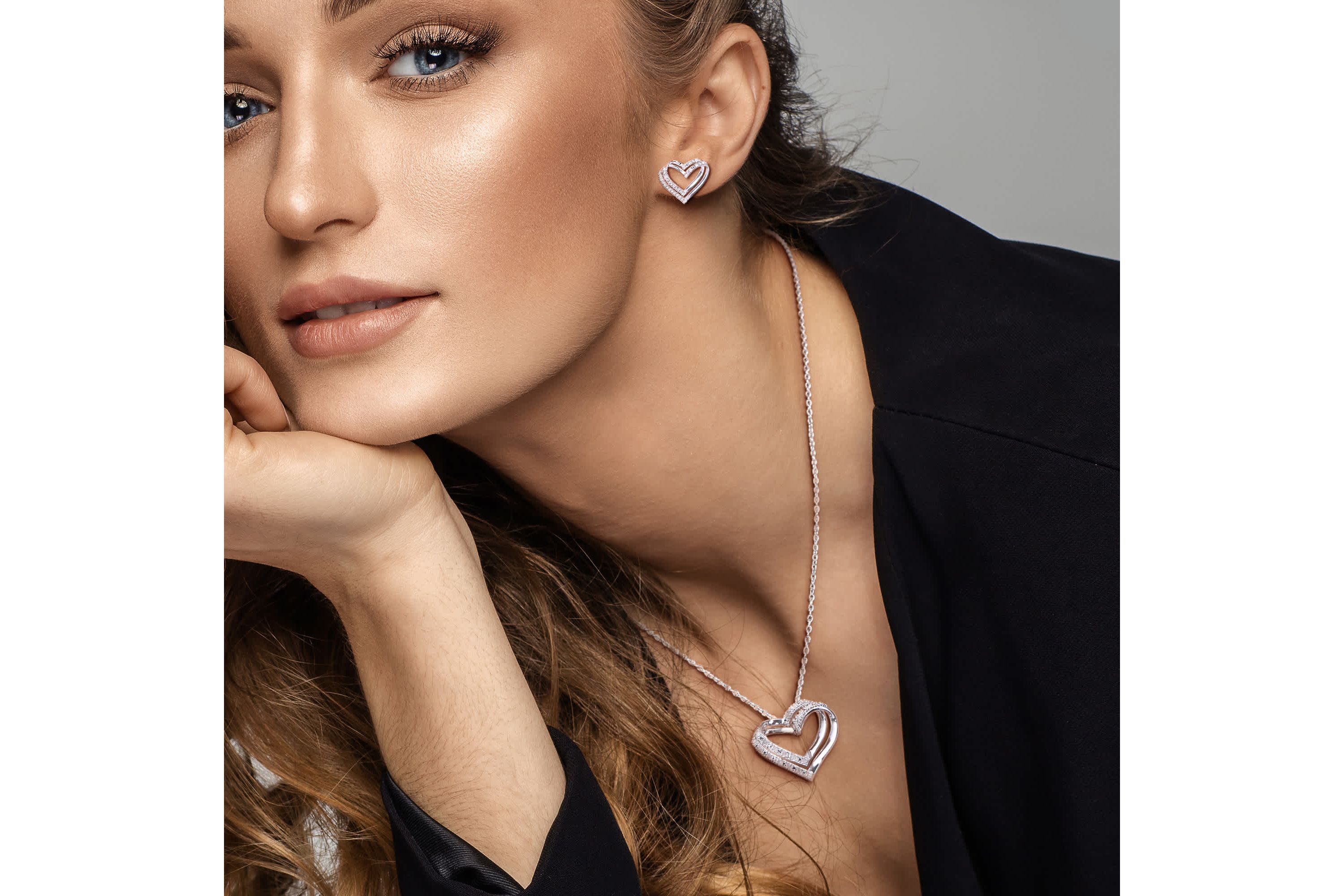 2 Piece Set of Diamond Stud Earrings & Pendant With Chain in Sterling Silver, 18"