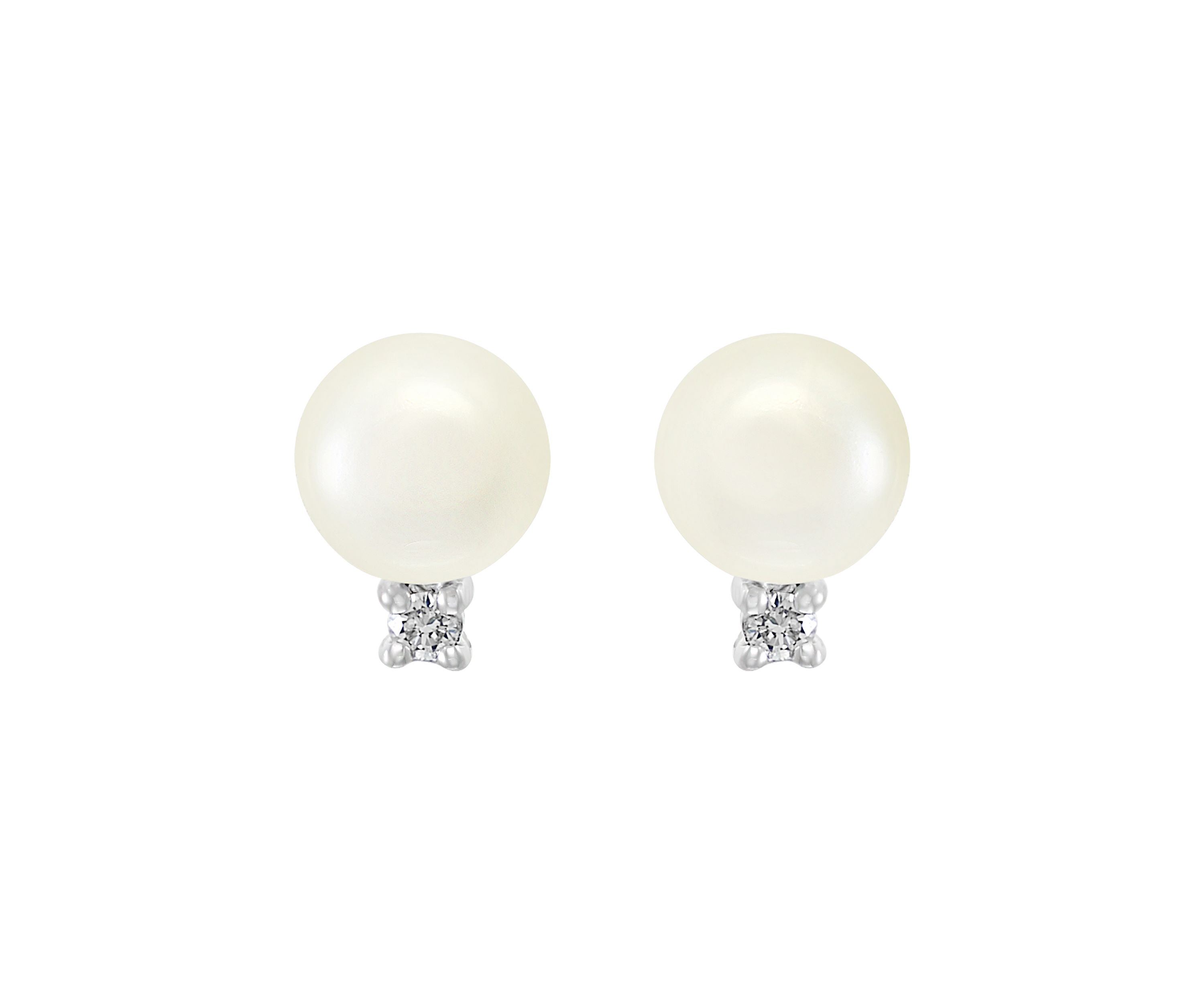 Sterling Silver Freshwater Pearl and 1/10 ct. t.w. Diamond Earrings 