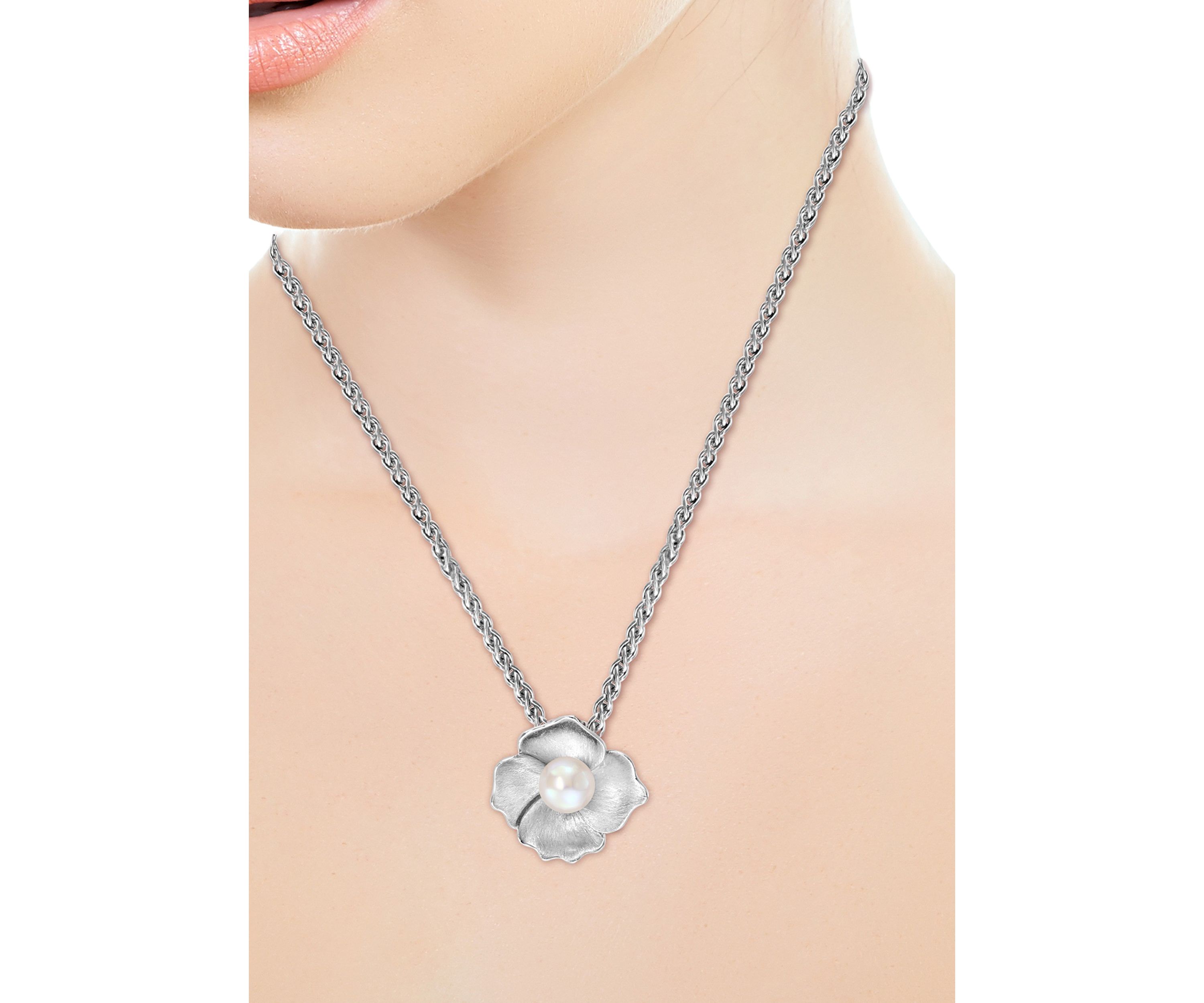 Sterling Silver Freshwater Pearl  Flower Pendant Necklace 