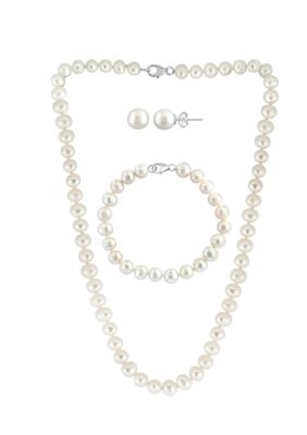 Gucci Pearl necklace with strawberry closure  Faux pearl necklace, Pearl  necklace, Pearls
