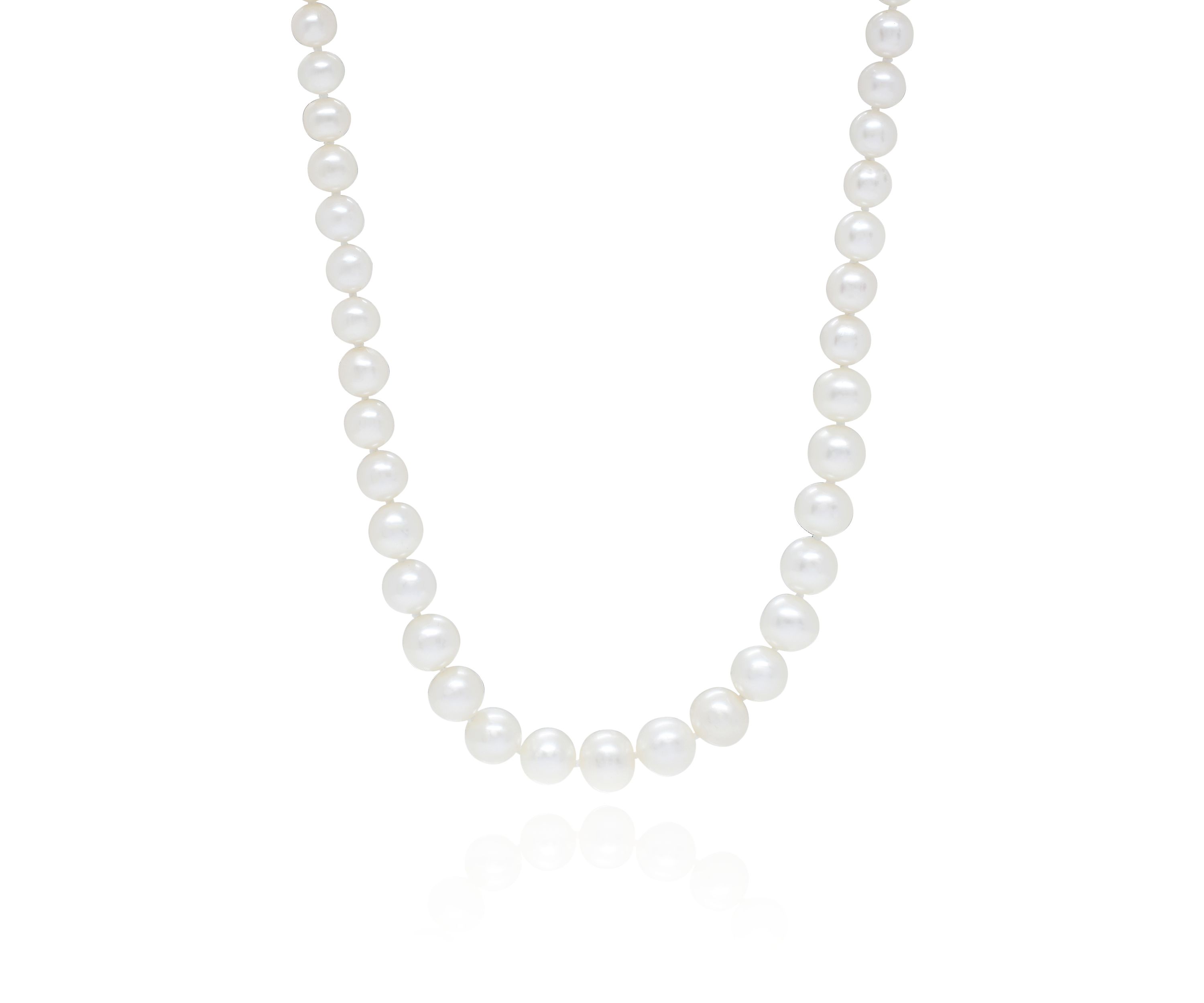 Freshwater Pearl Necklace in 14k Yellow Gold
