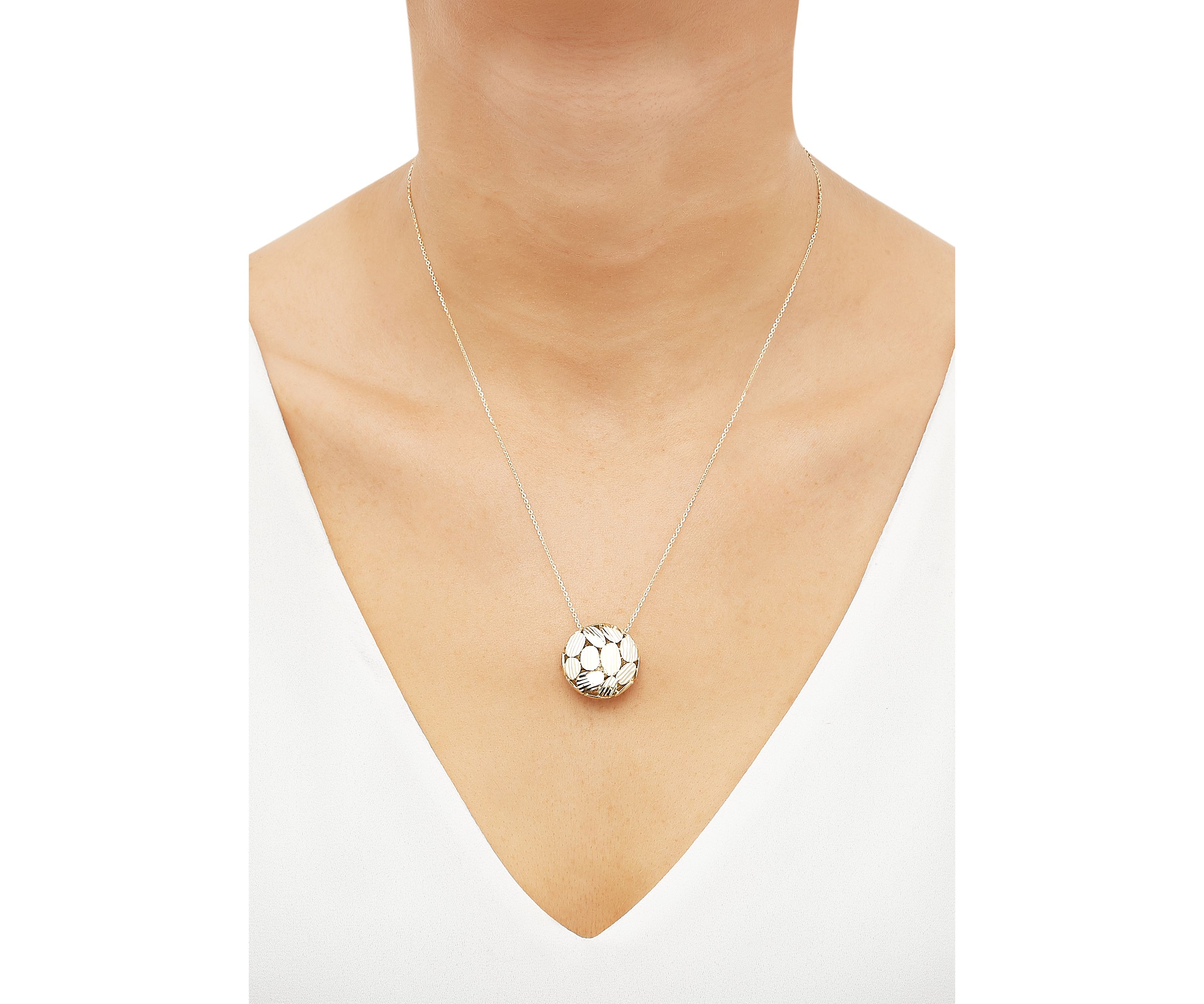 Patterned Disk Necklace in 14K Yellow Gold