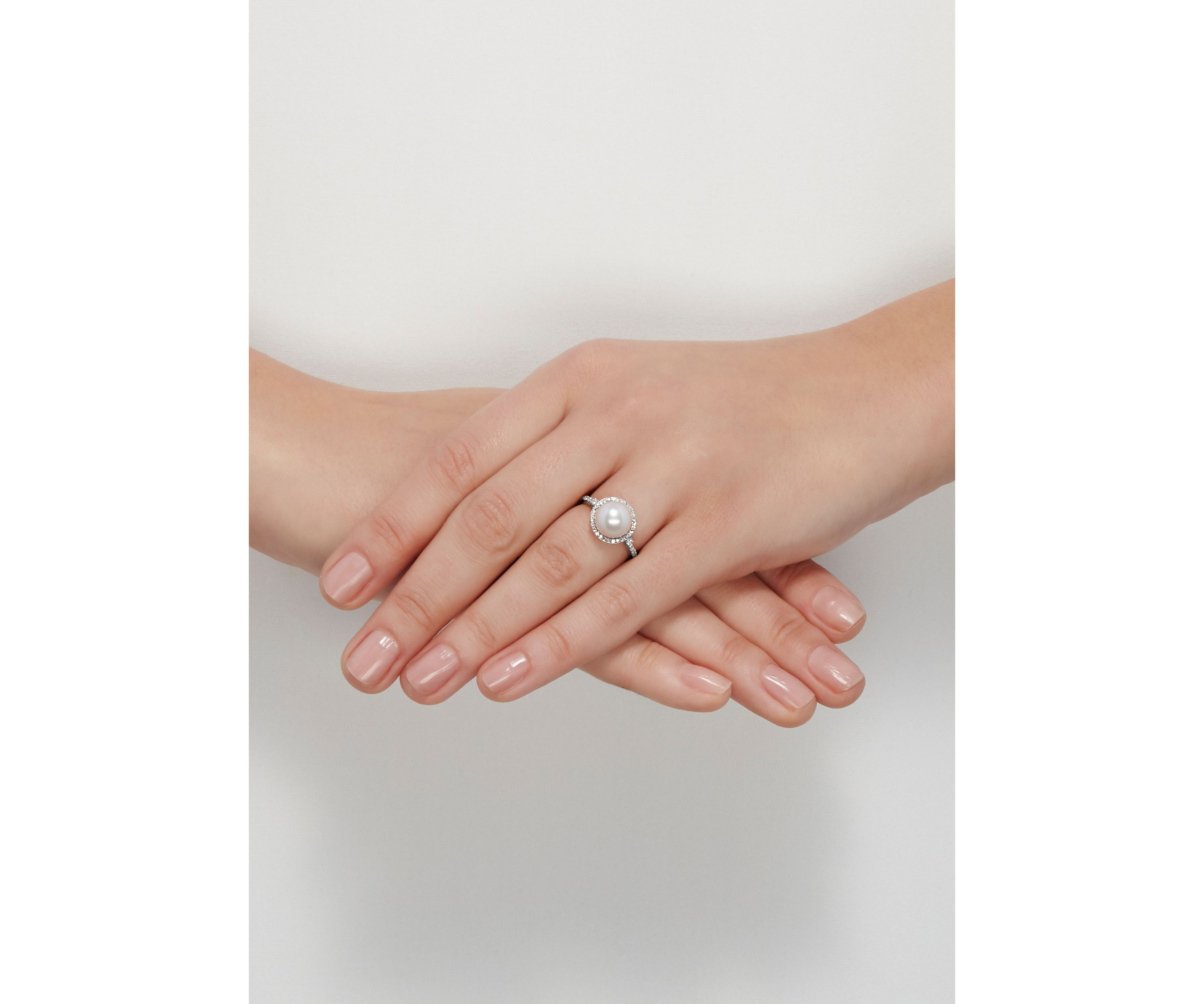 1/5 ct. t.w Diamond and Pearl Ring in 10K White Gold