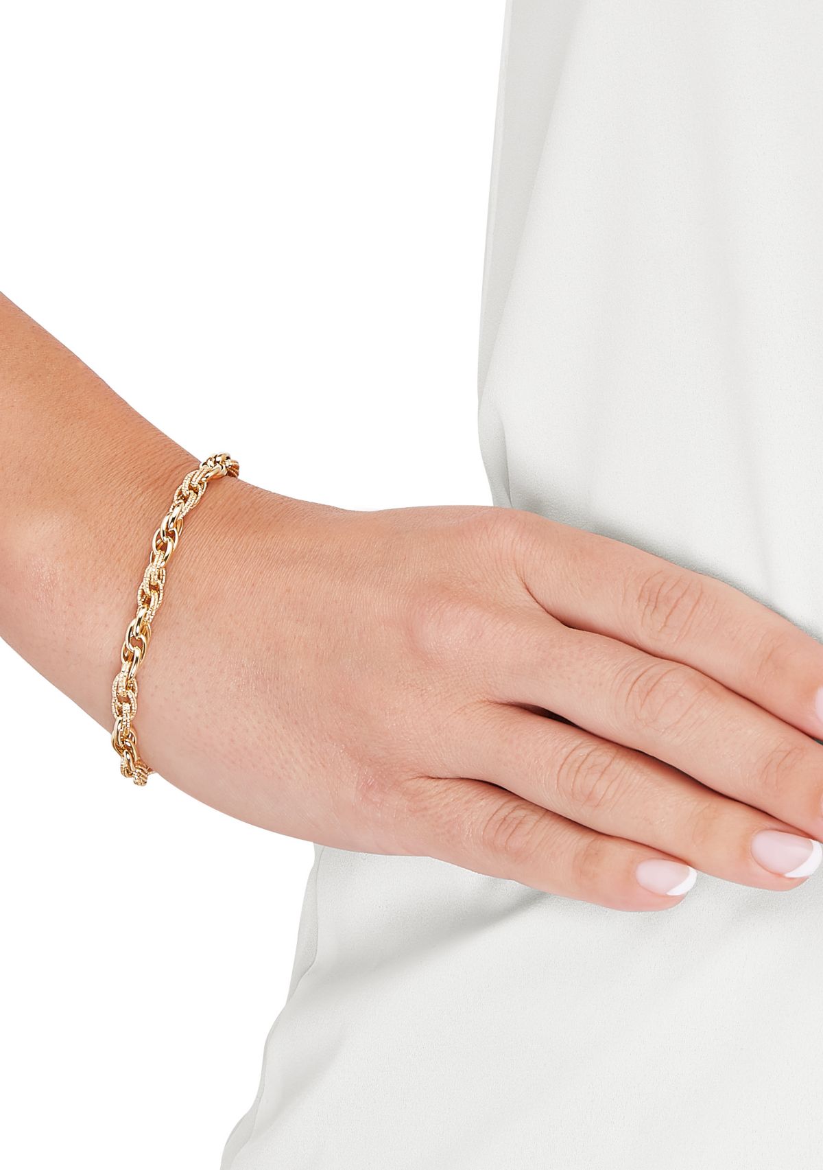 5.5 Millimeter Hollow Oval Links Bracelet in 10K Yellow Gold