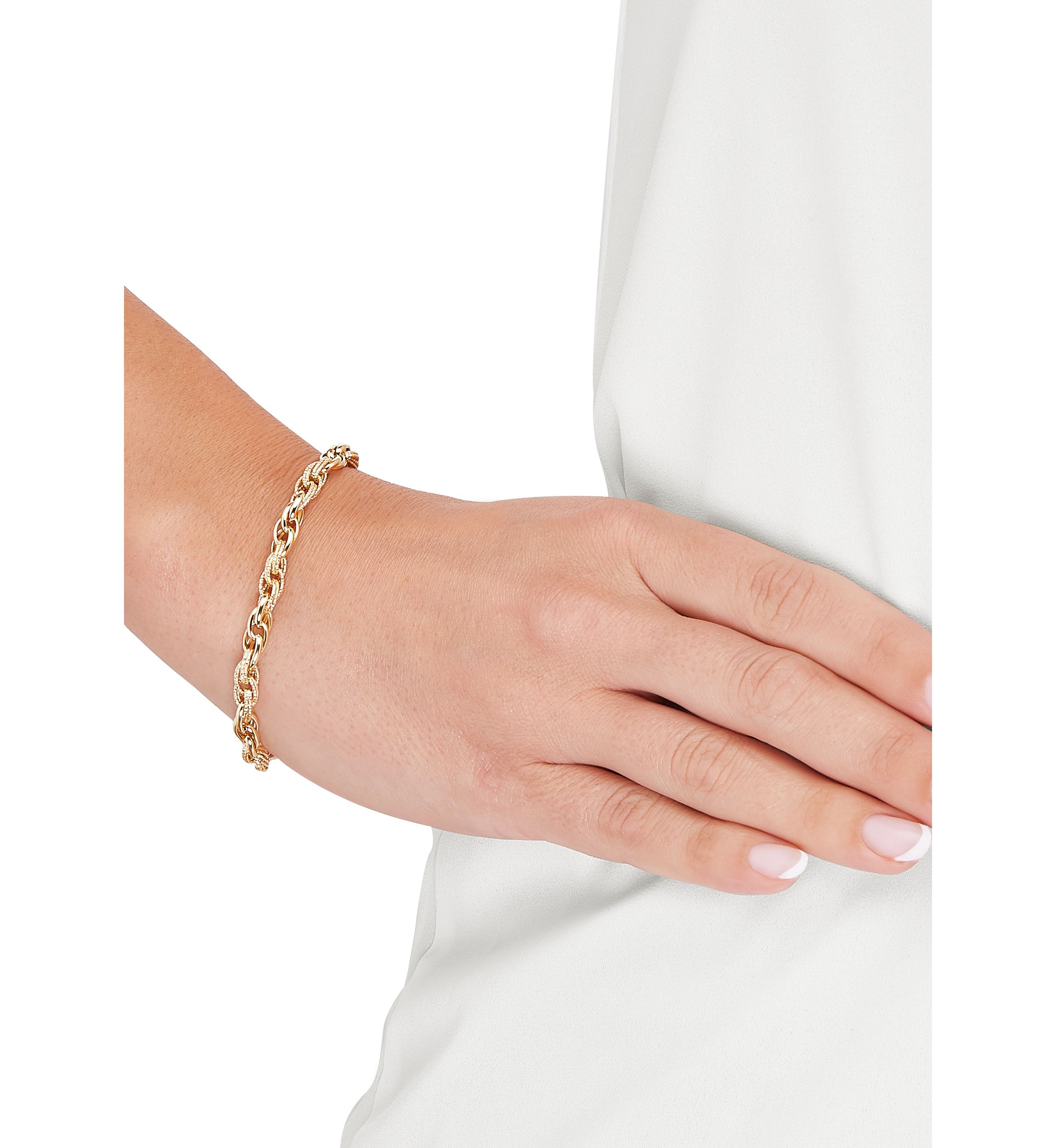5.5 Millimeter Hollow Oval Links Bracelet in 10K Yellow Gold