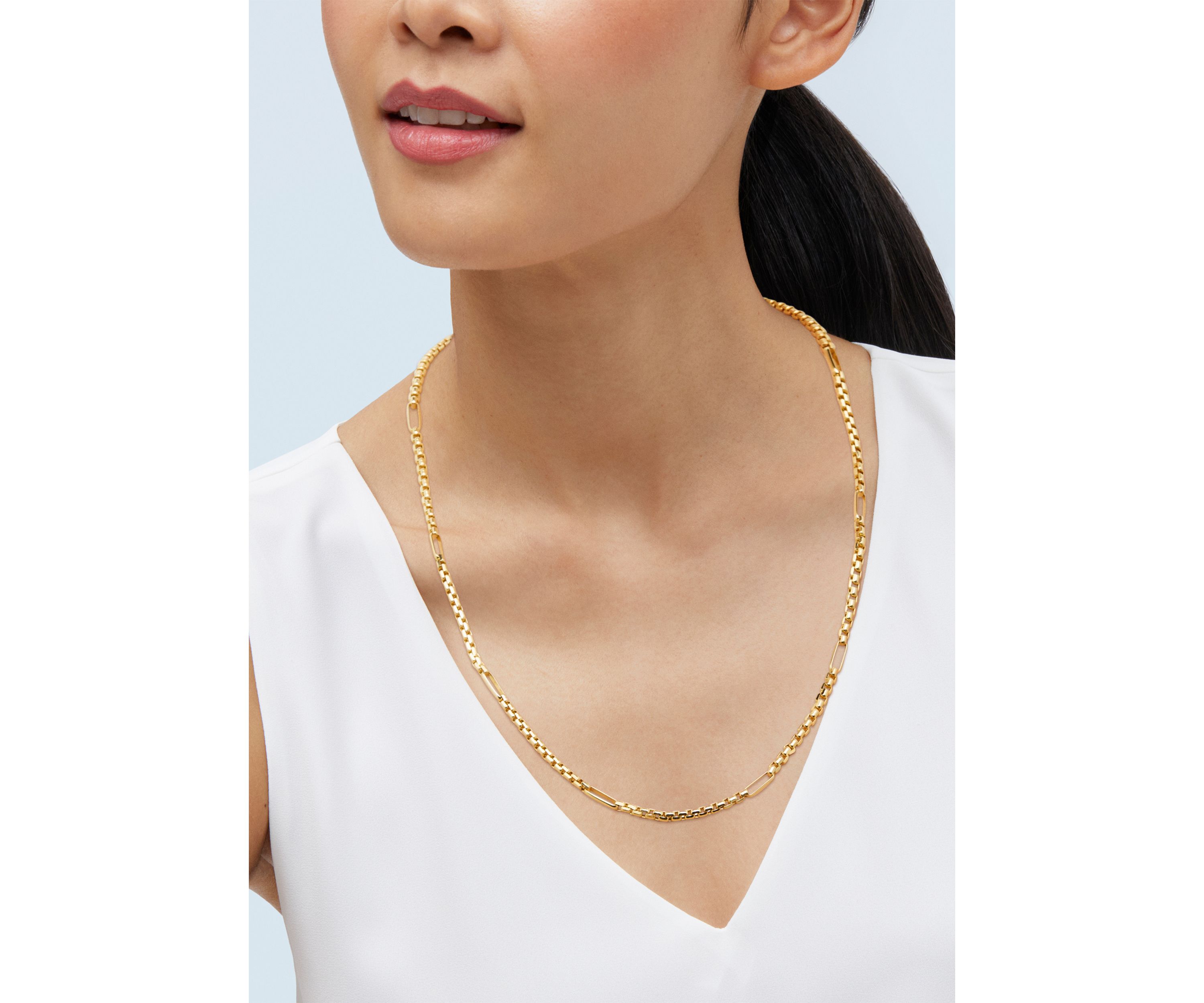 Hollow Paperclip Station on Box Chain in 10K Yellow Gold