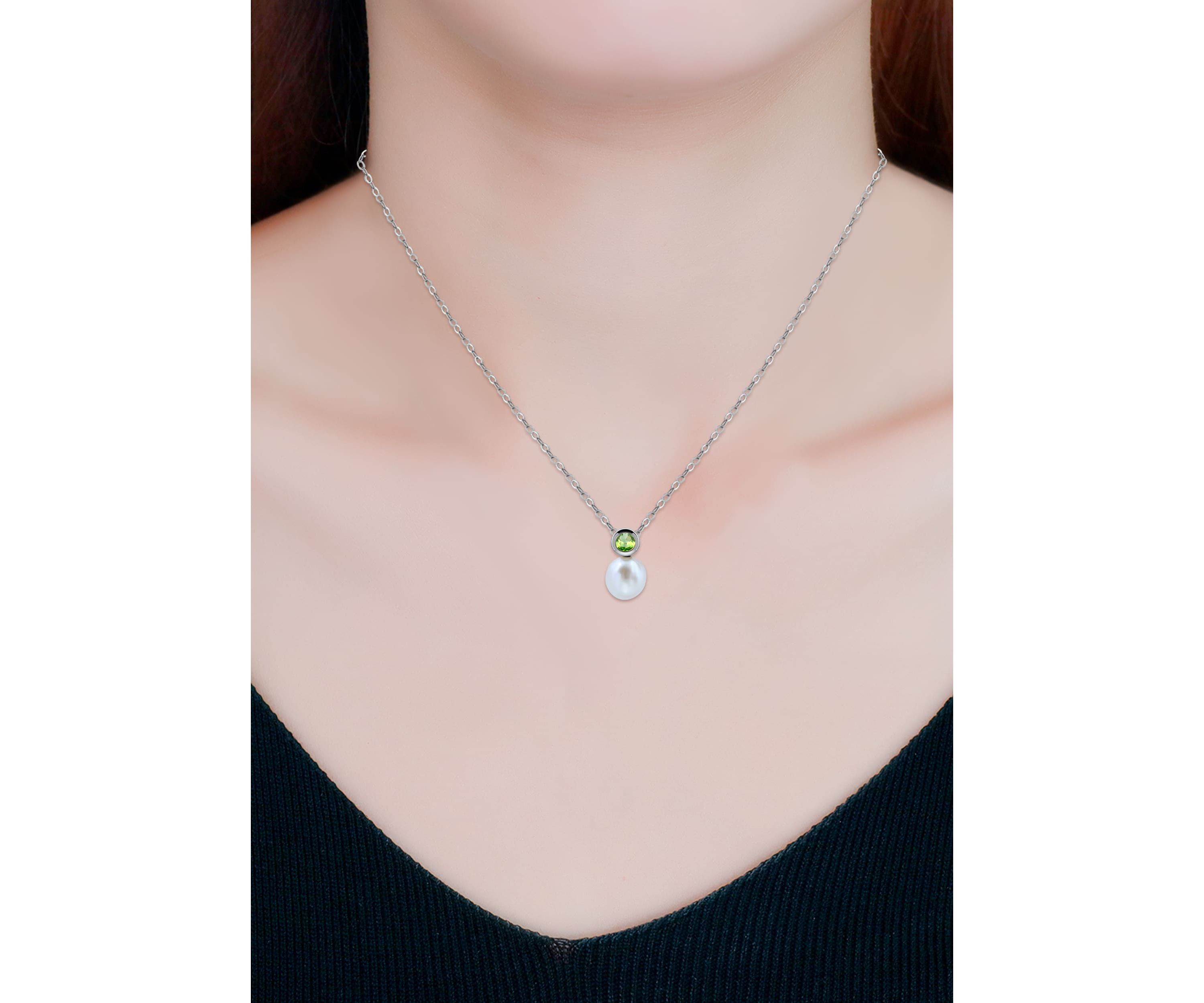 Freshwater Pearl and Bezel Set Round Semi Precious Stone Sterling Silver Pendant
