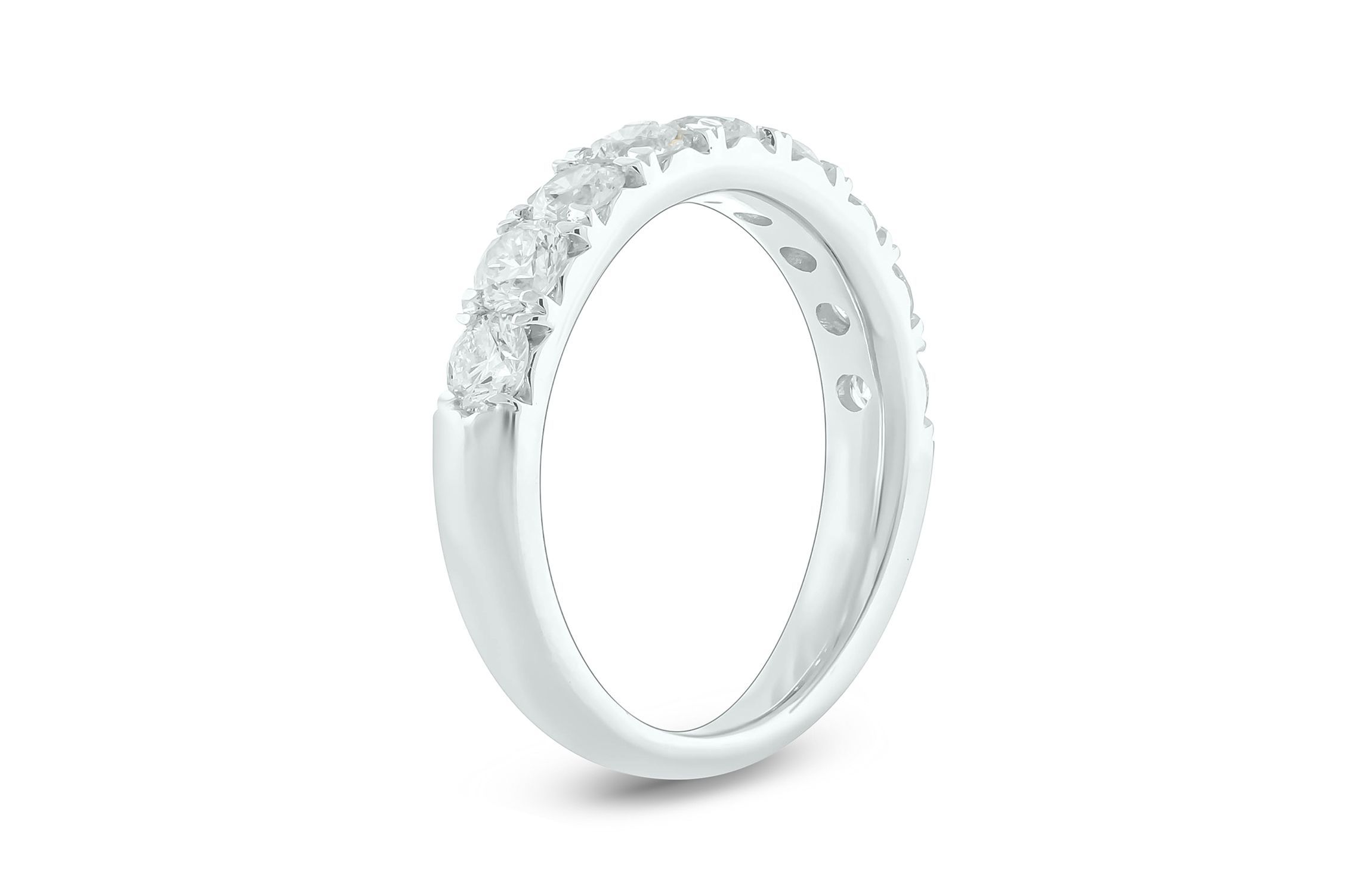 3/4 ct. t.w. Diamond Anniversary Band in 14K Gold