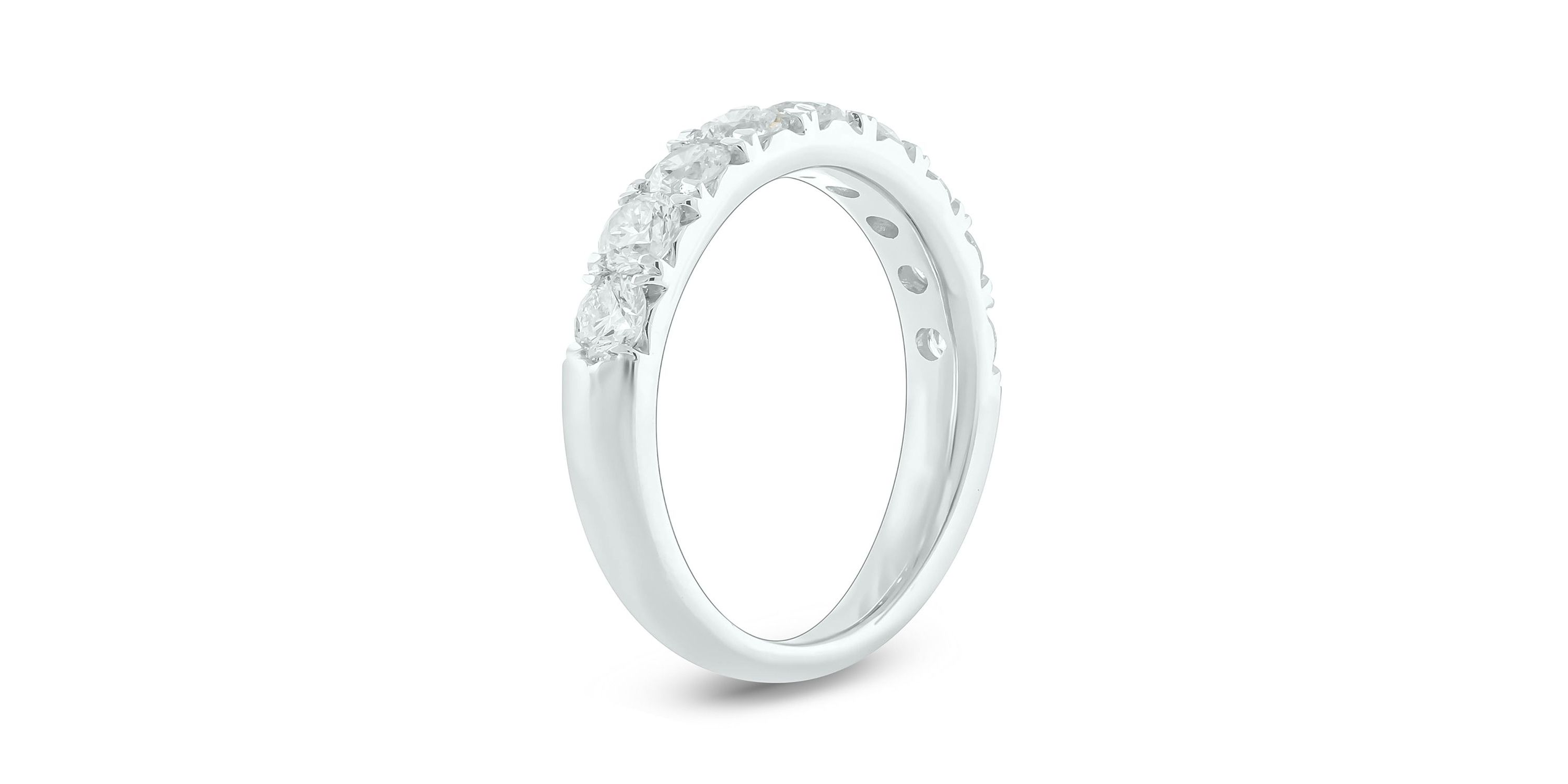 3/4 ct. t.w. Diamond Anniversary Band in 14K Gold
