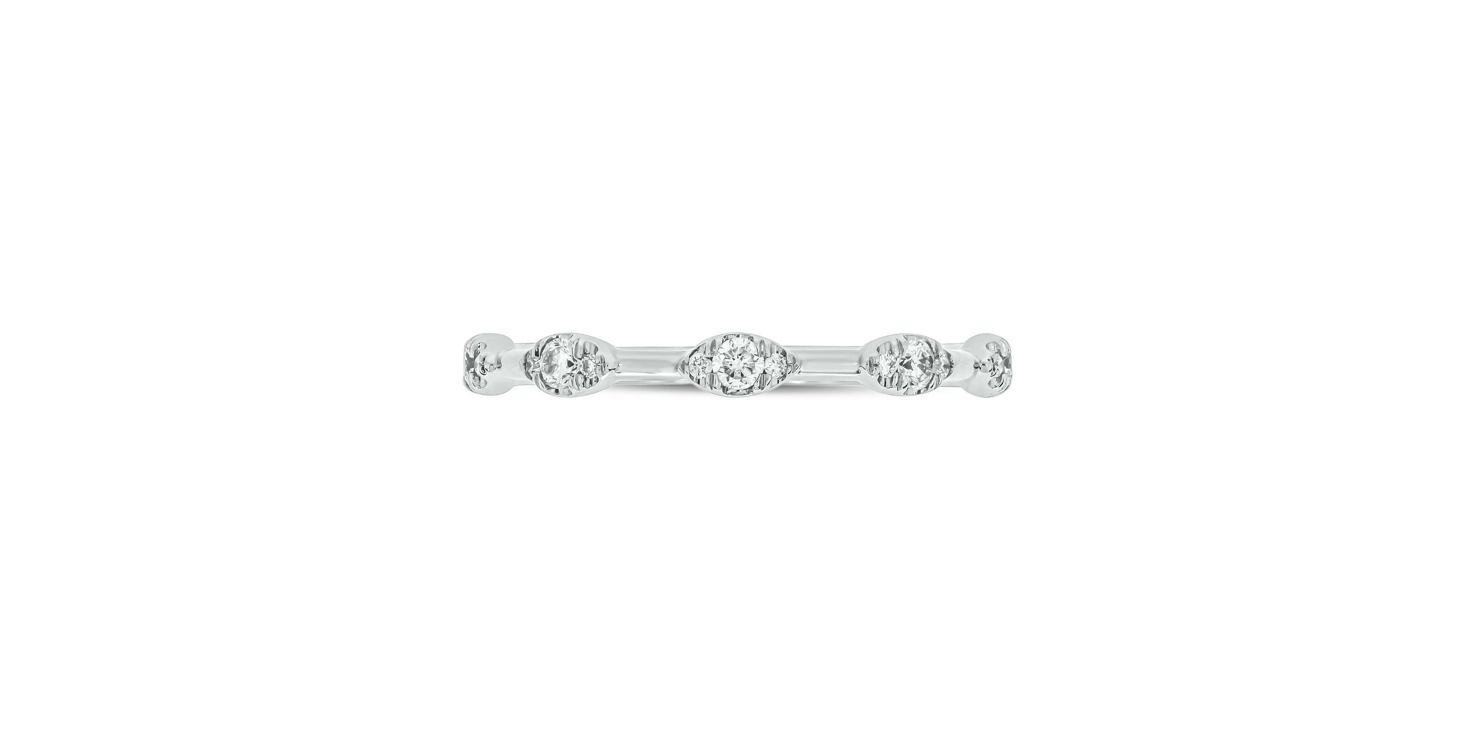 1/6 ct. t.w. Diamond Anniversary Band in 10K Gold