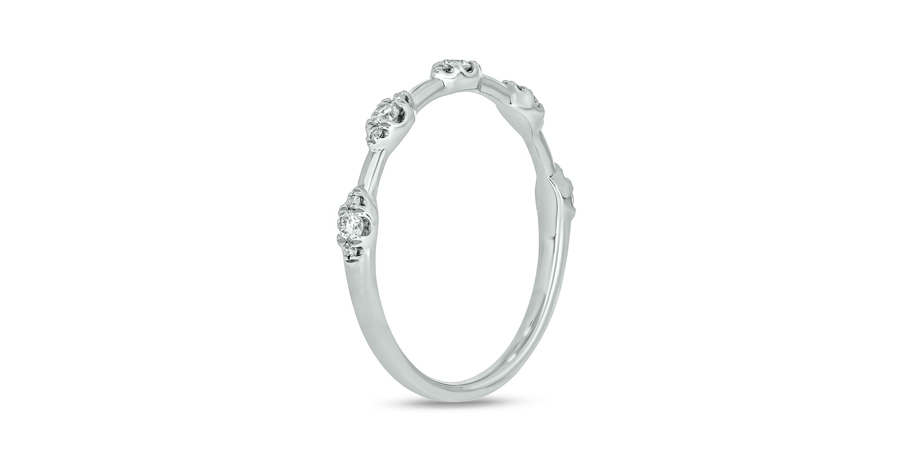 1/6 ct. t.w. Diamond Anniversary Band in 10K Gold