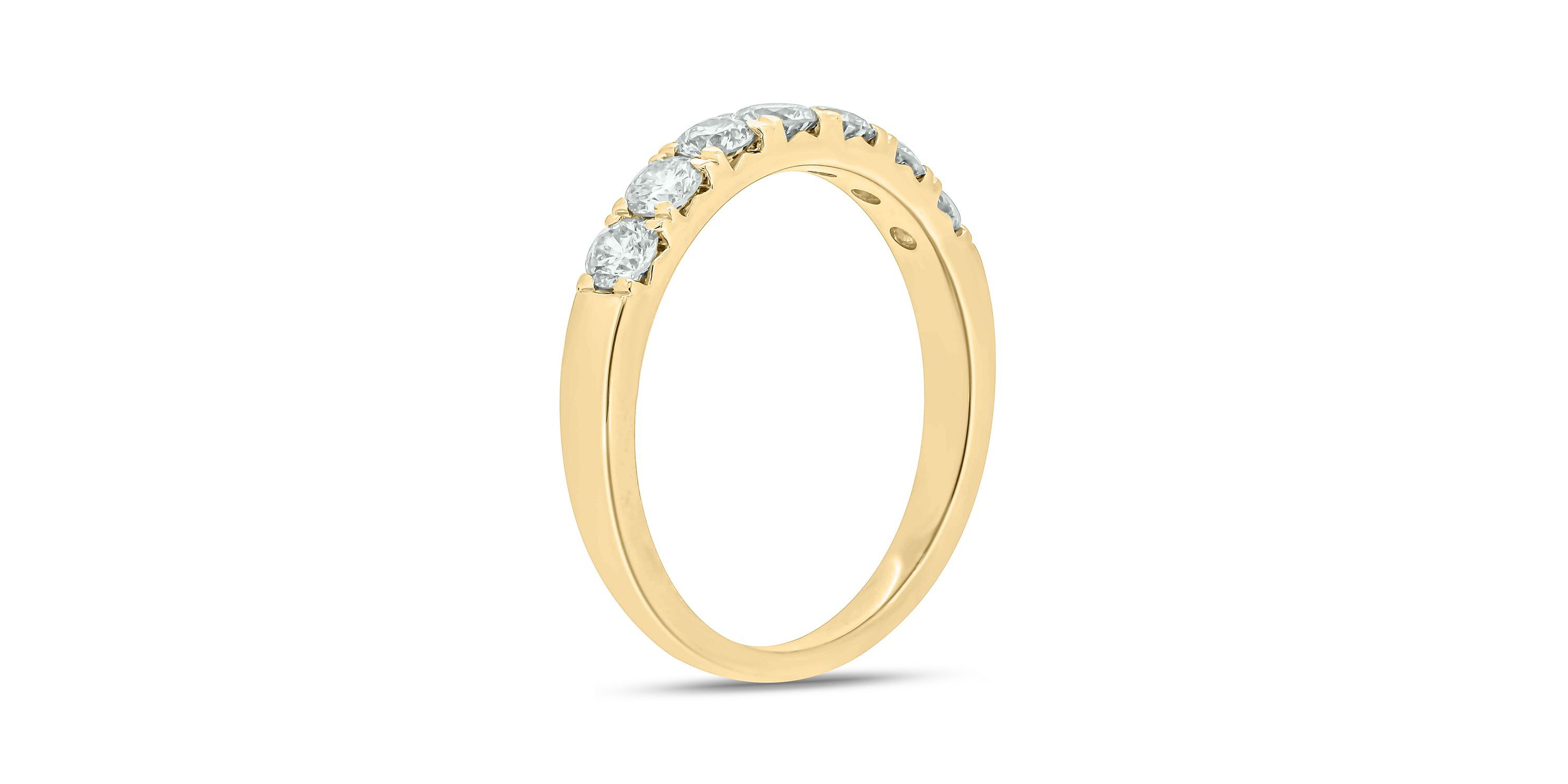 3/4 ct. t.w. Diamond Anniversary Band in 14K Gold