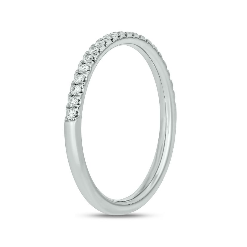 1/5 ct. t.w. Diamond Anniversary Band in 10K Gold