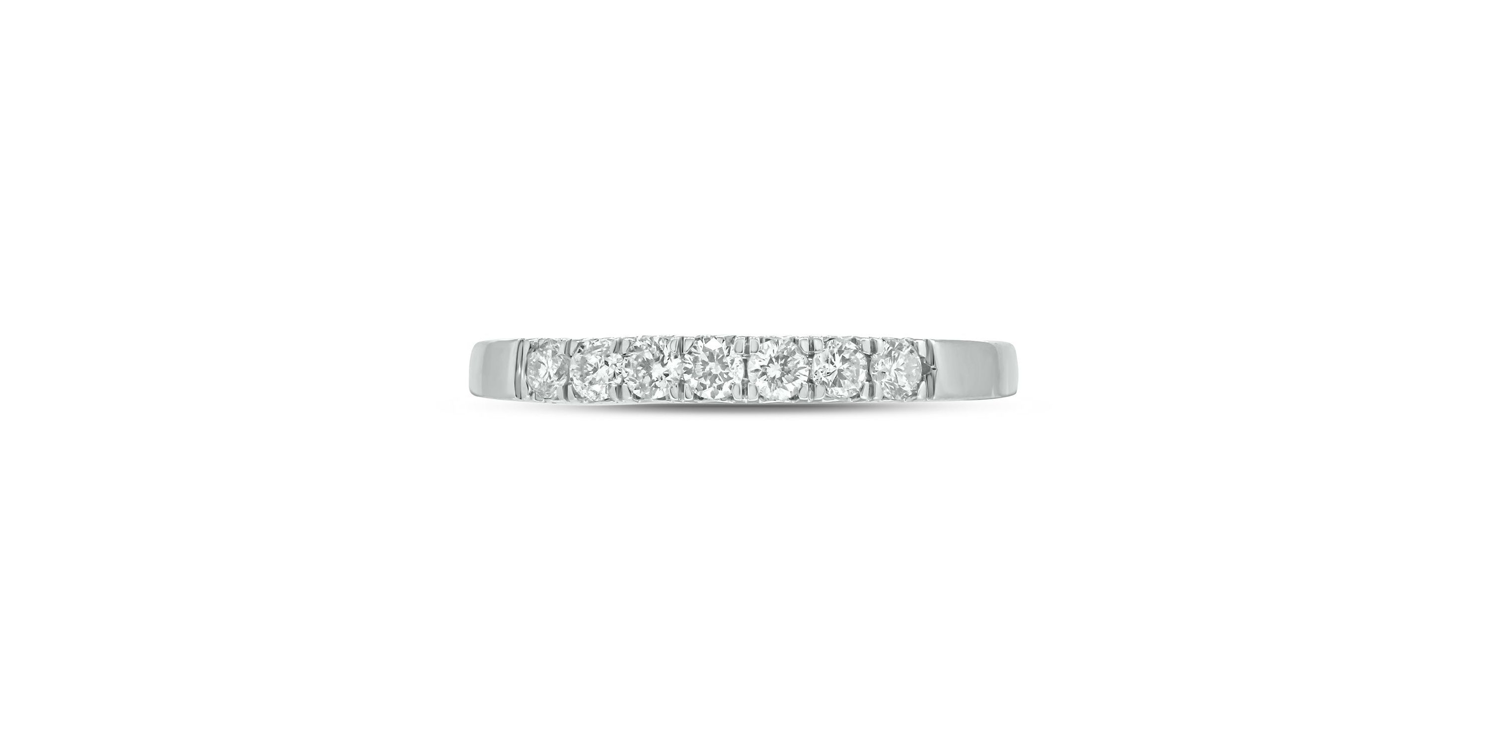 1/3 ct. t.w. Diamond Anniversary Band in 14K Gold