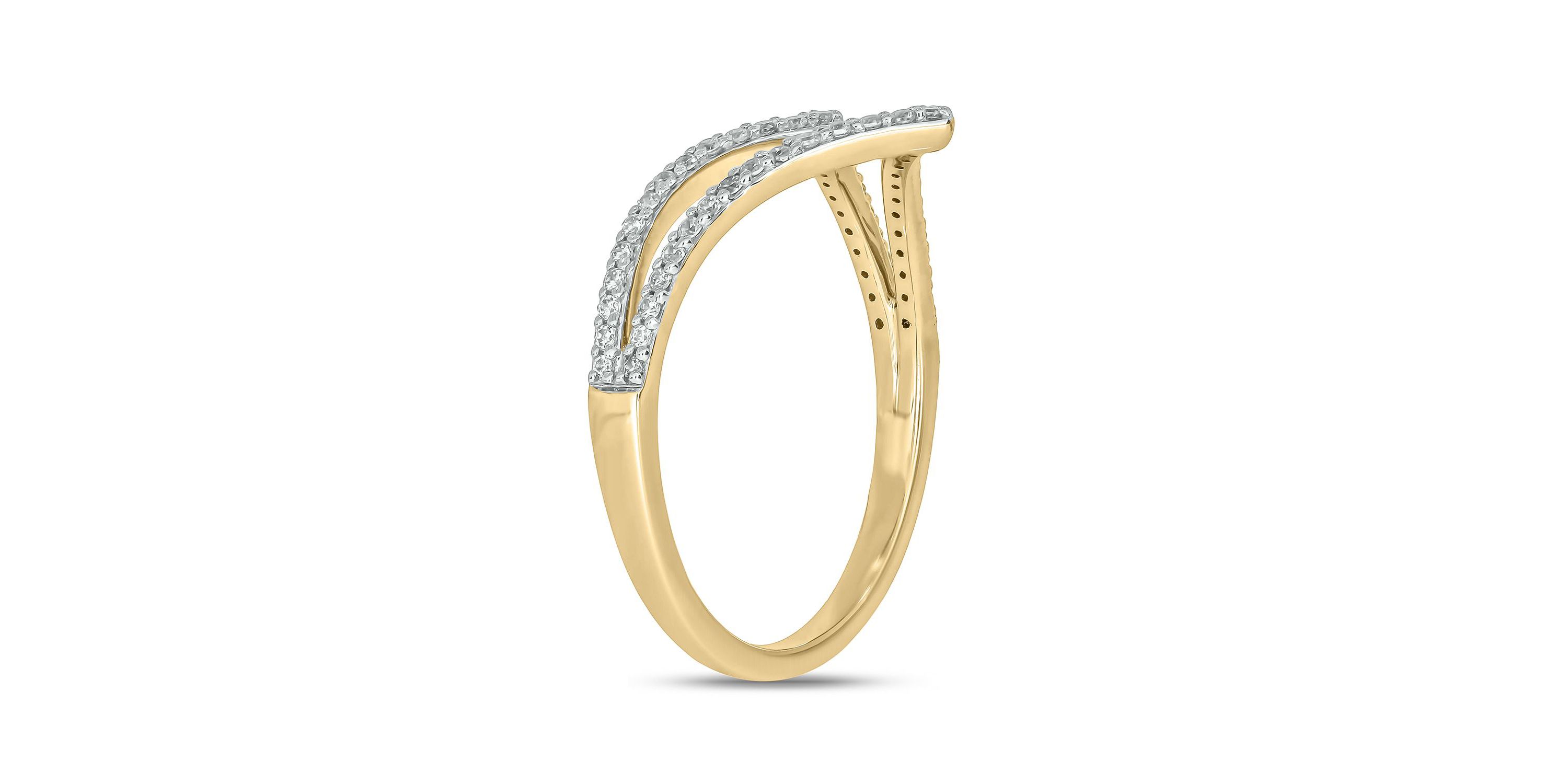 1/4 ct. t.w. Diamond Curve Ring In 10K Gold
