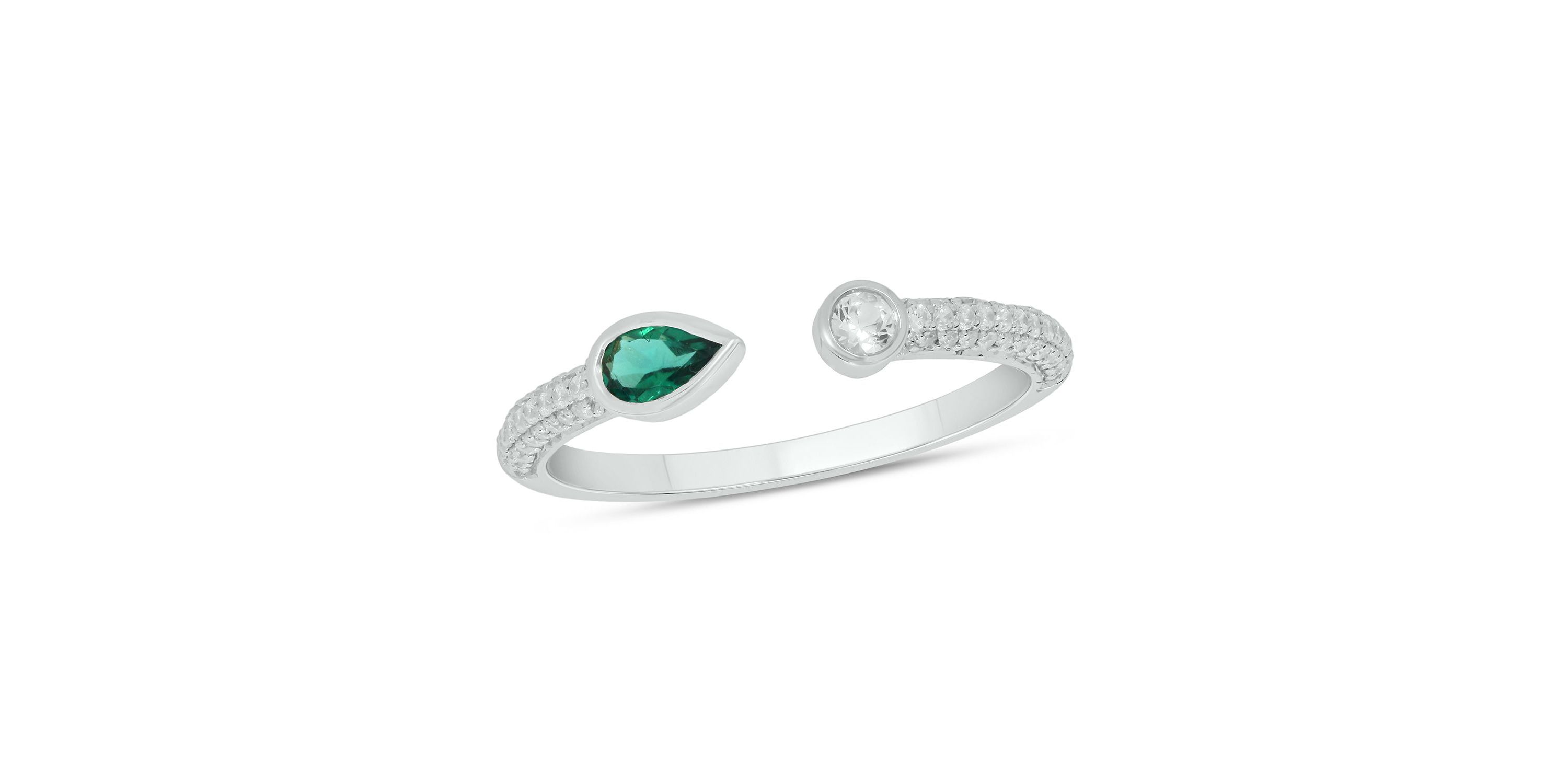 Lab Created 1/5 ct.t.w Diamond & 1/4 ct.t.w Emerald Pear Shape With White Sapphire Round Shape Created Color Stone Ring in 10K Gold