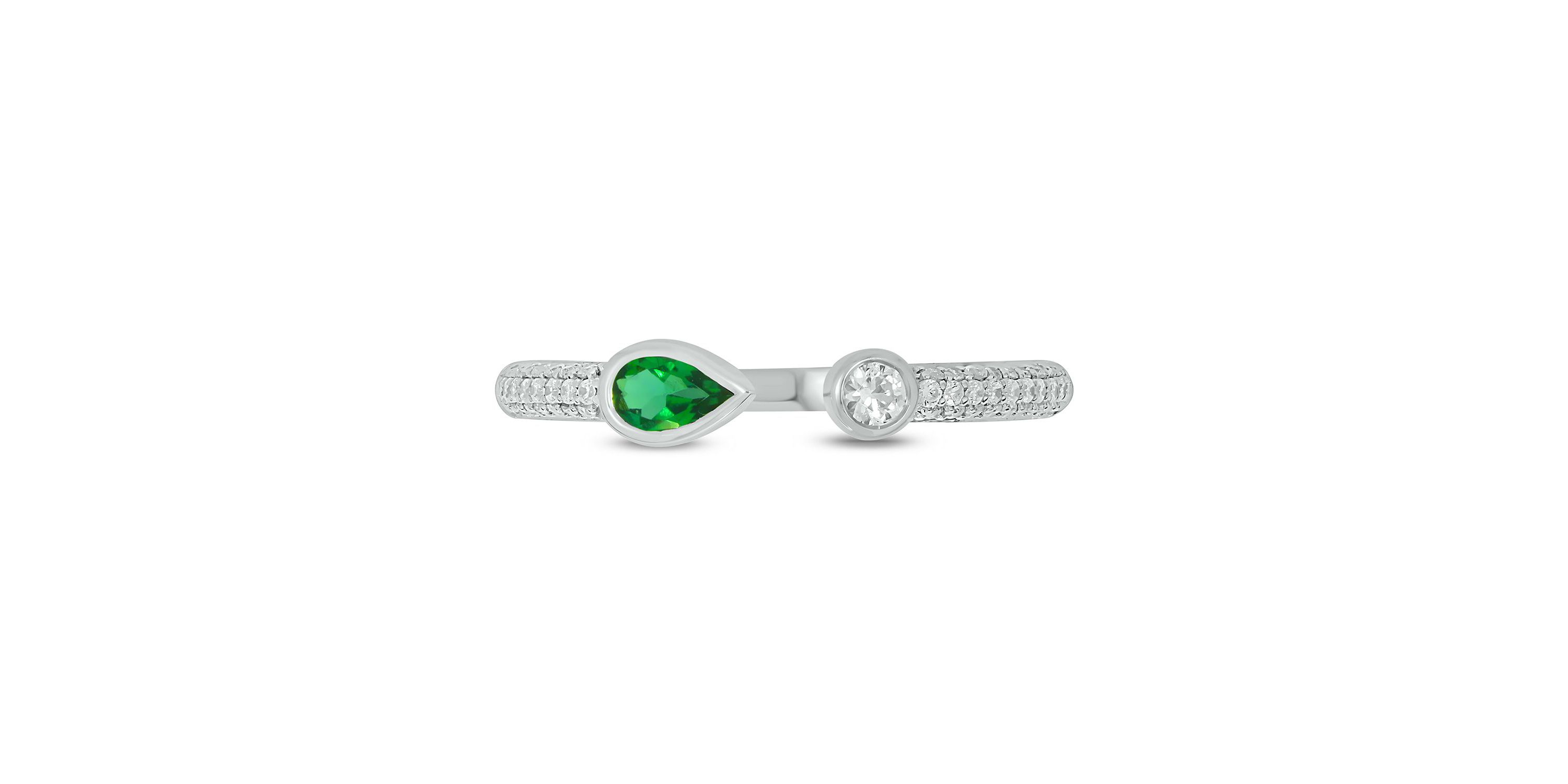 Lab Created 1/5 ct.t.w Diamond & 1/4 ct.t.w Emerald Pear Shape With White Sapphire Round Shape Created Color Stone Ring in 10K Gold