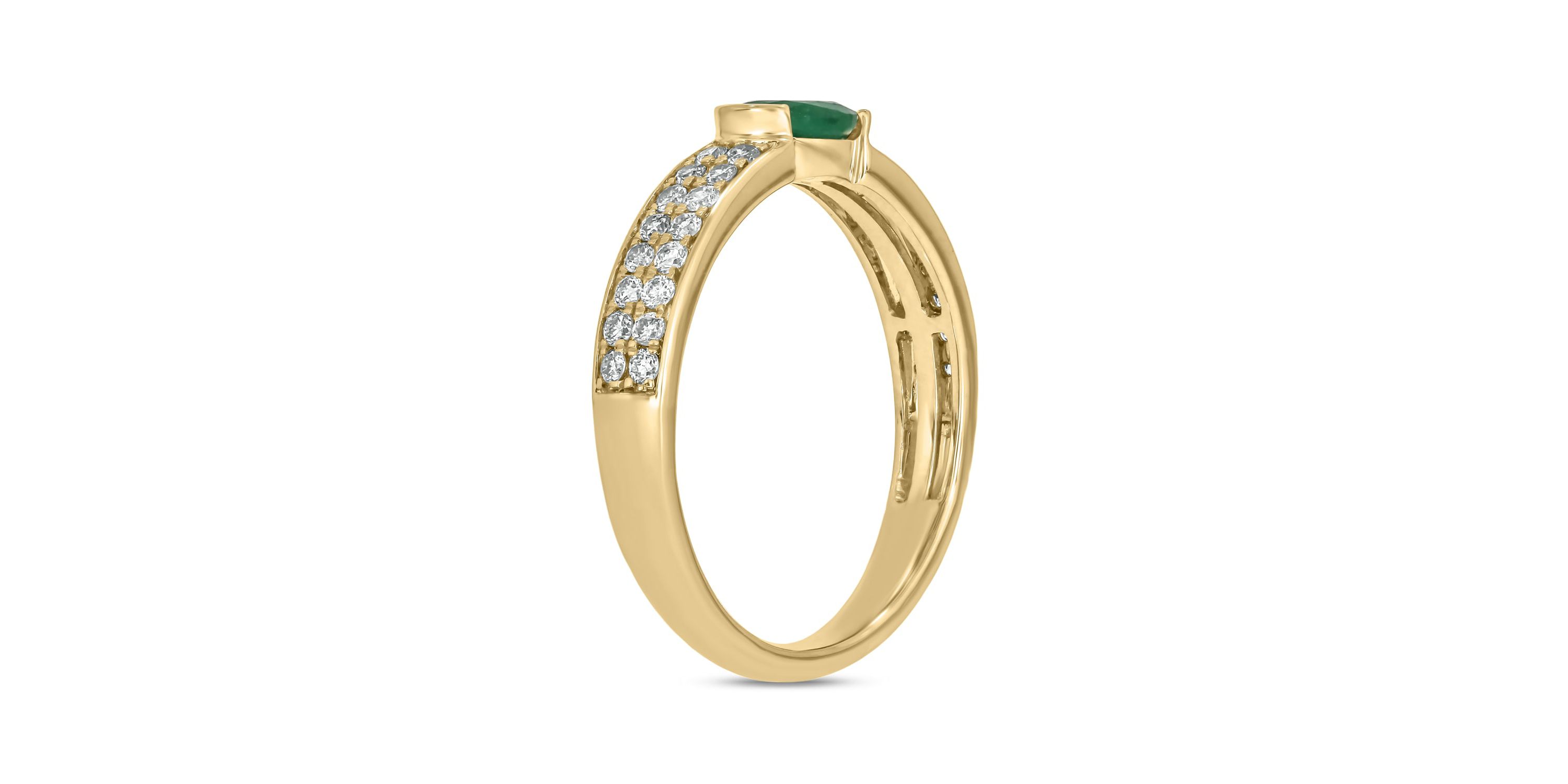 5/8 ct.t.w. Diamond Natural Ovel Shape Emerald  Anniversary Band in 14KT Yellow Gold