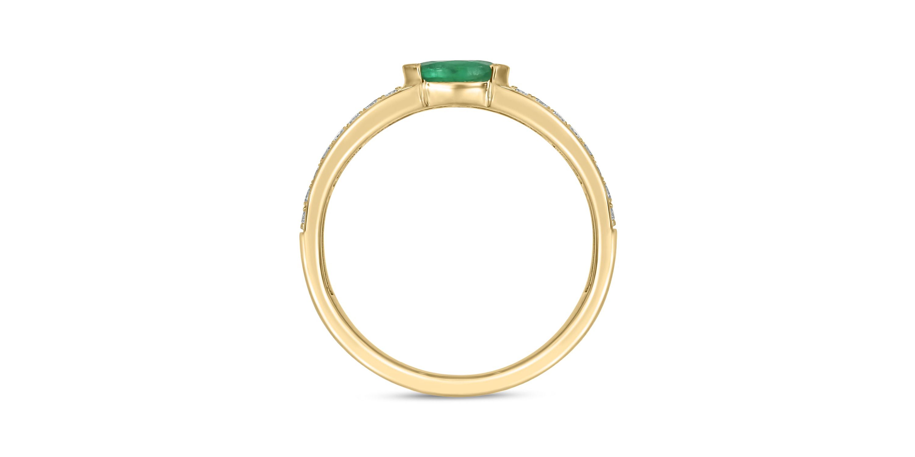 5/8 ct.t.w. Diamond Natural Ovel Shape Emerald  Anniversary Band in 14KT Yellow Gold