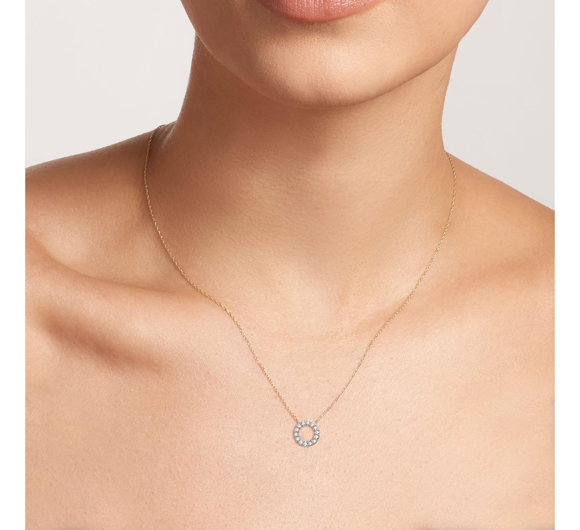 1/8 cttw Diamond Circle Necklace in 14k Yellow Gold