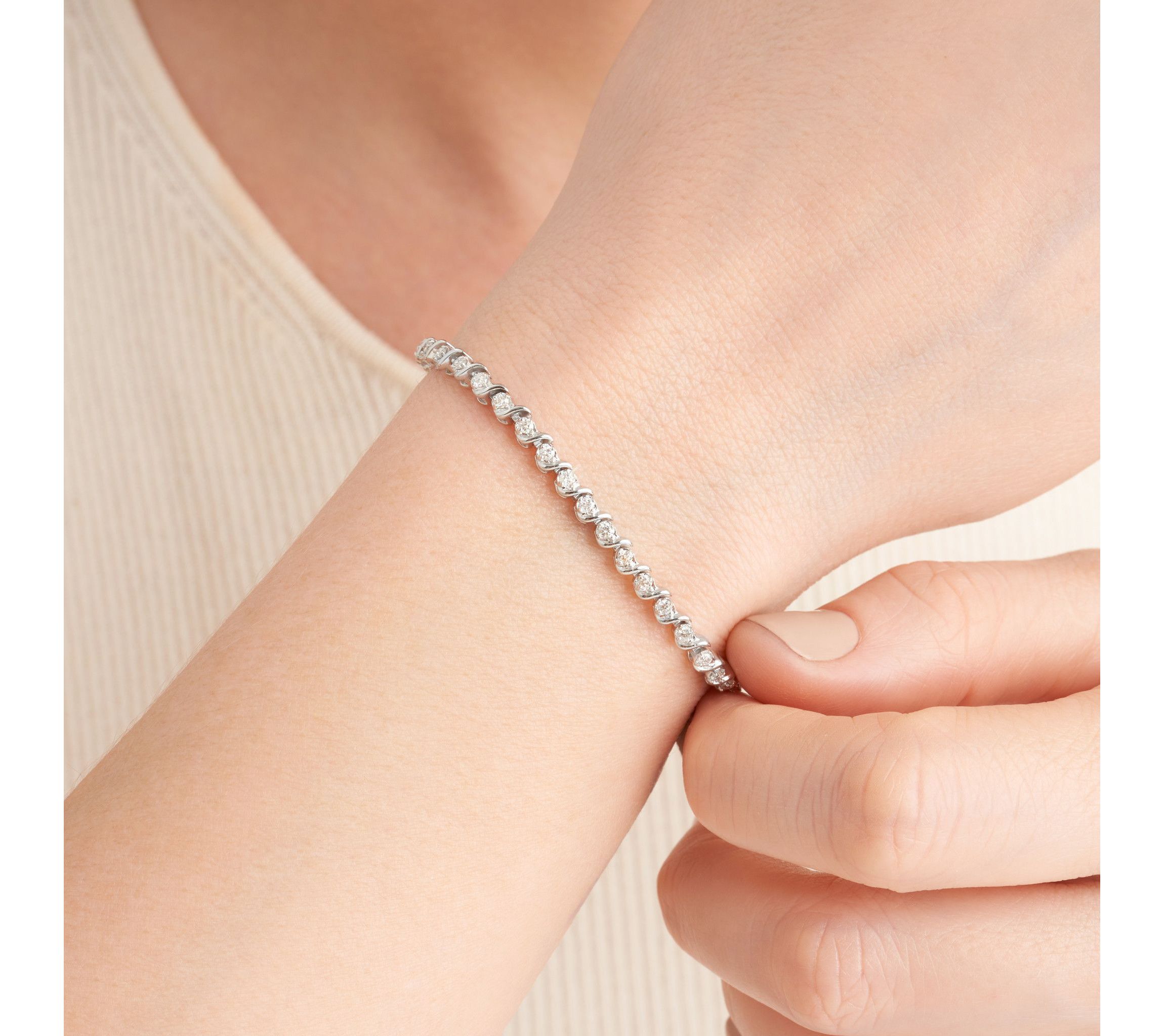 Lab Created 1 CT TW Lab Grown Diamond Tennis Bracelet in Rhodium Plated Sterling Silver