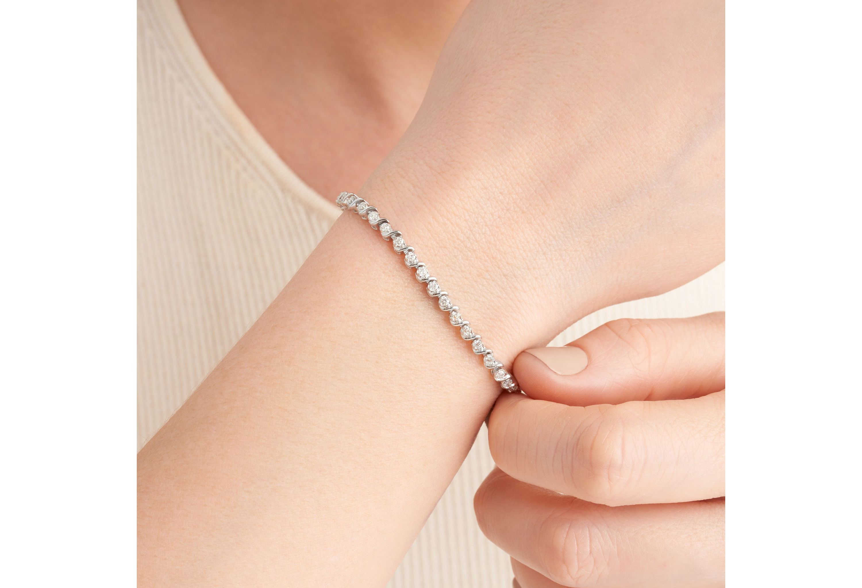 Lab Created 1 CT TW Lab Grown Diamond Tennis Bracelet in Rhodium Plated Sterling Silver