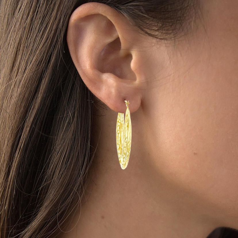 14K Yellow Gold Diamond Cut Oval Hoop Earring