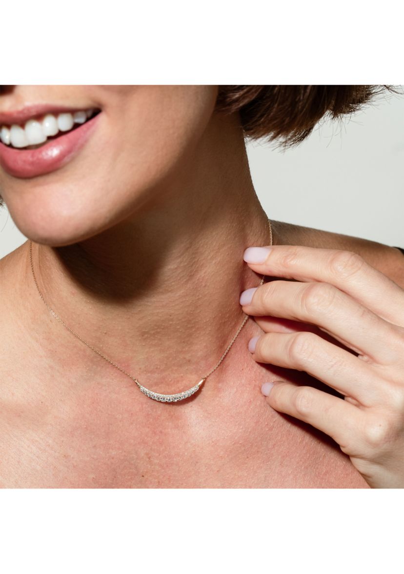 3/4 ct. t.w. Diamond Curved Bar Necklace in 14K Yellow Gold