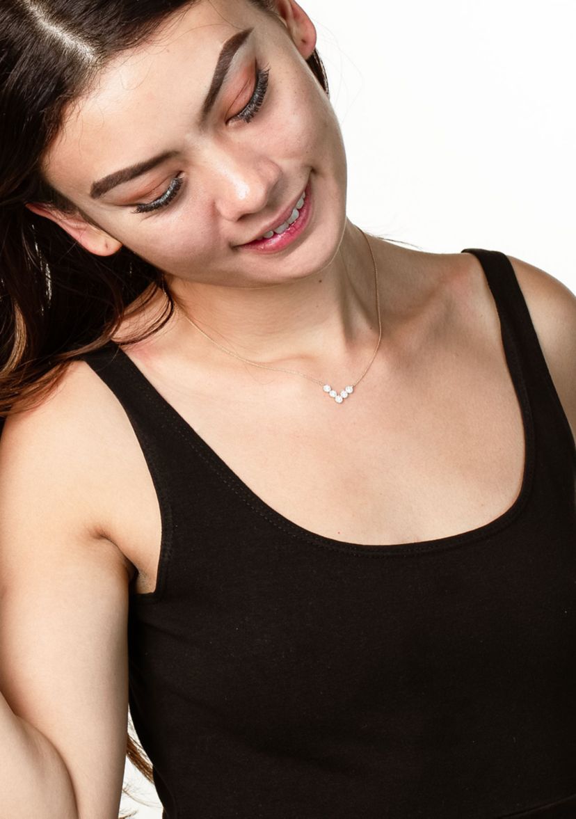 3/8 ct. t.w. Diamond Halo V Necklace in 14K Yellow Gold