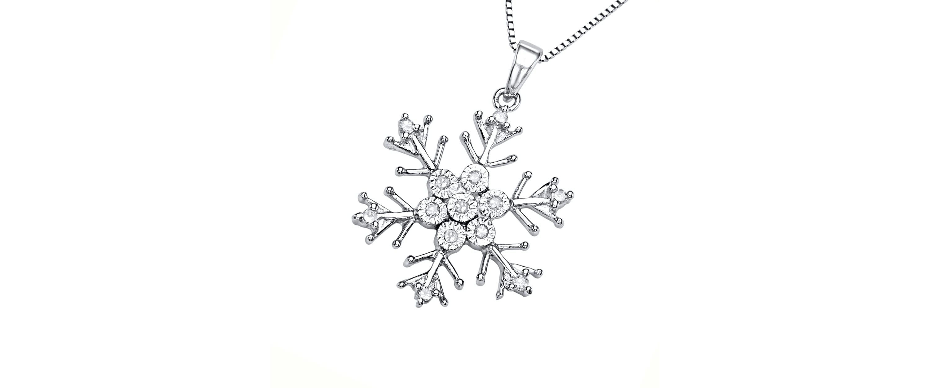 1/10 Cttw Diamond Snowflake Necklace Pendant in Sterling Silver