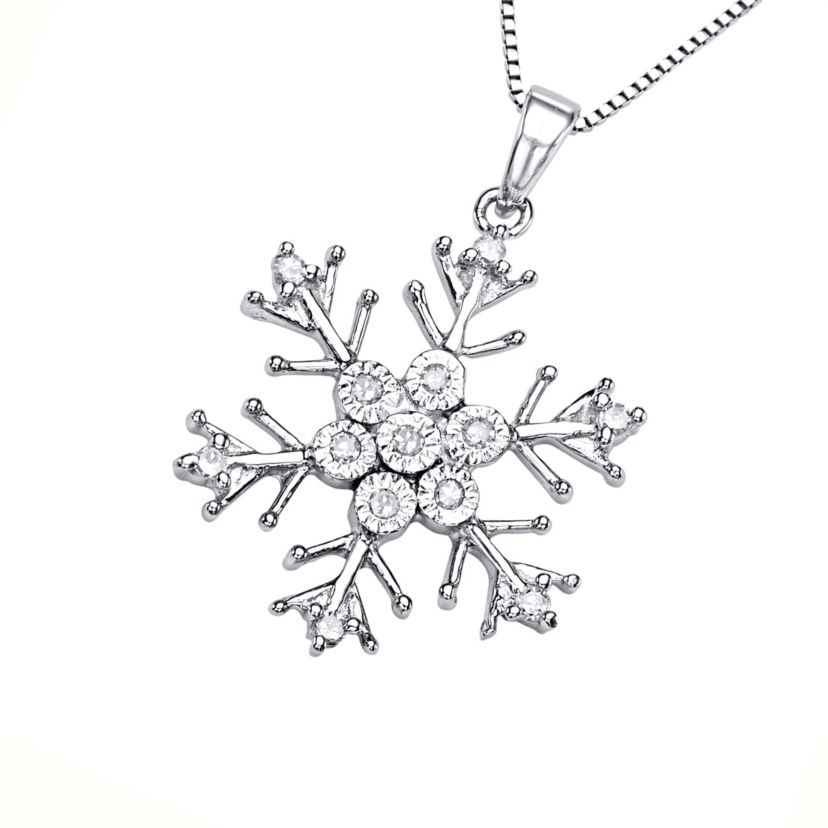 1/10 Cttw Diamond Snowflake Necklace Pendant in Sterling Silver