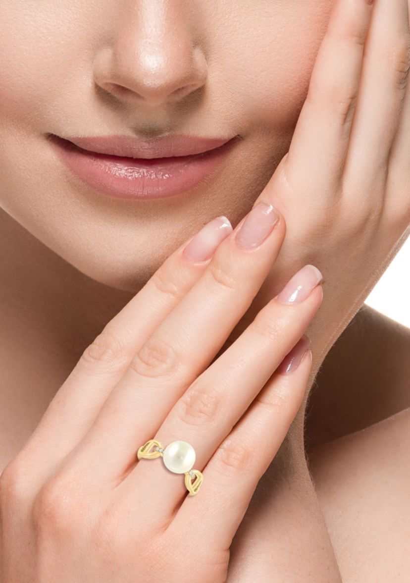 Diamond and Freshwater Pearl Ring in 14K Yellow Gold