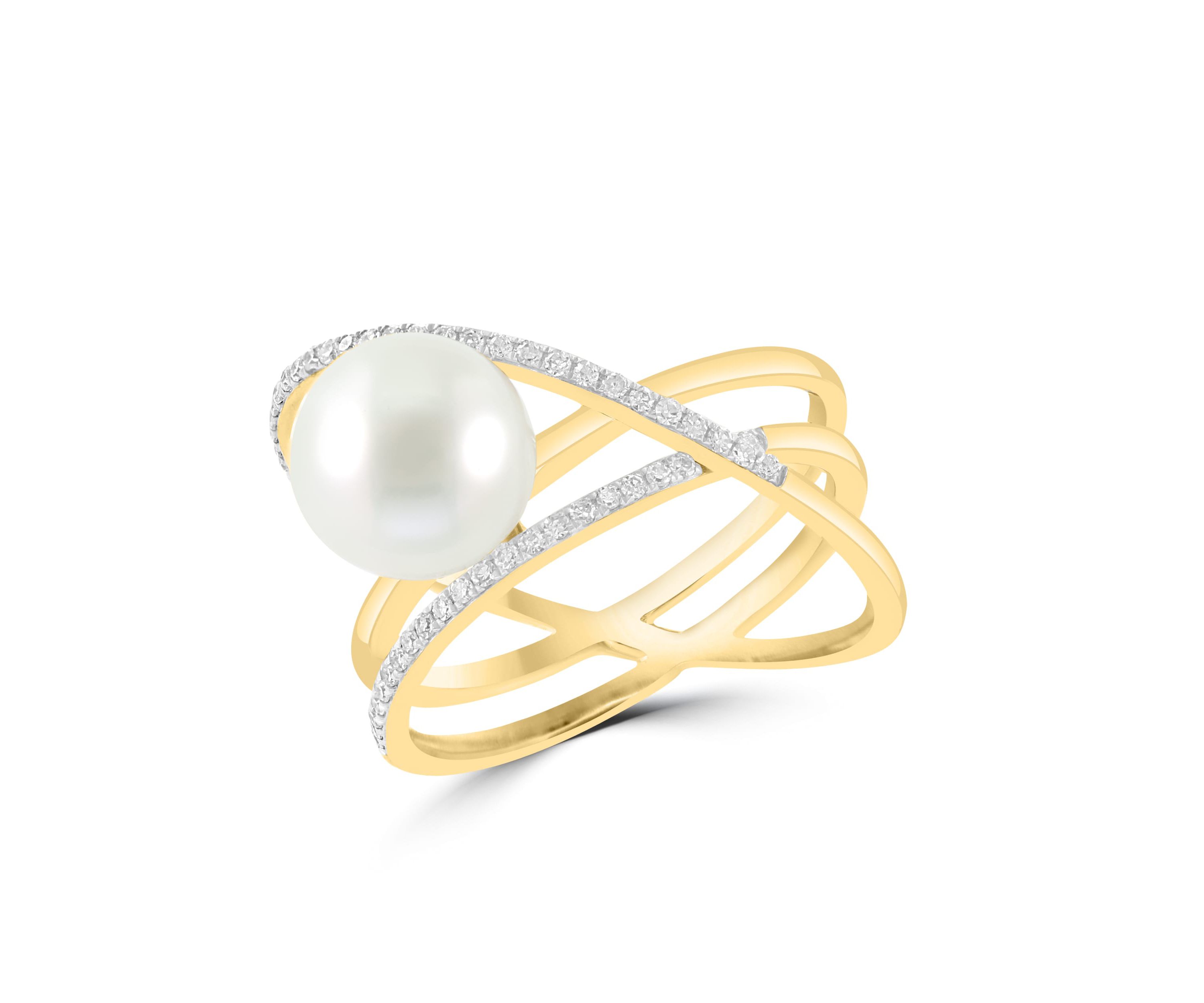 Diamond and Freshwater Pearl Ring in 14K Yellow Gold