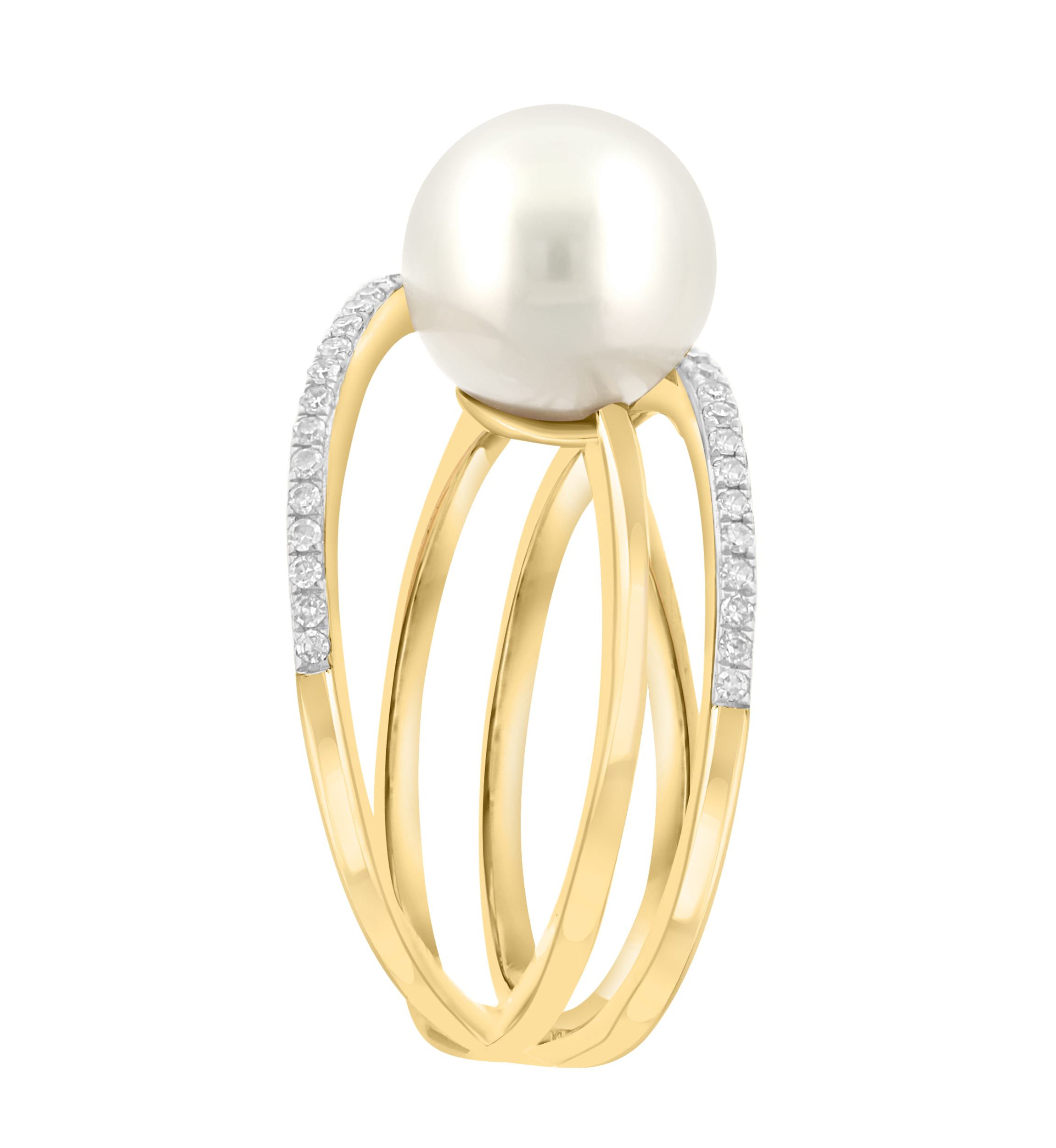 Diamond and Freshwater Pearl Ring in 14K Yellow Gold