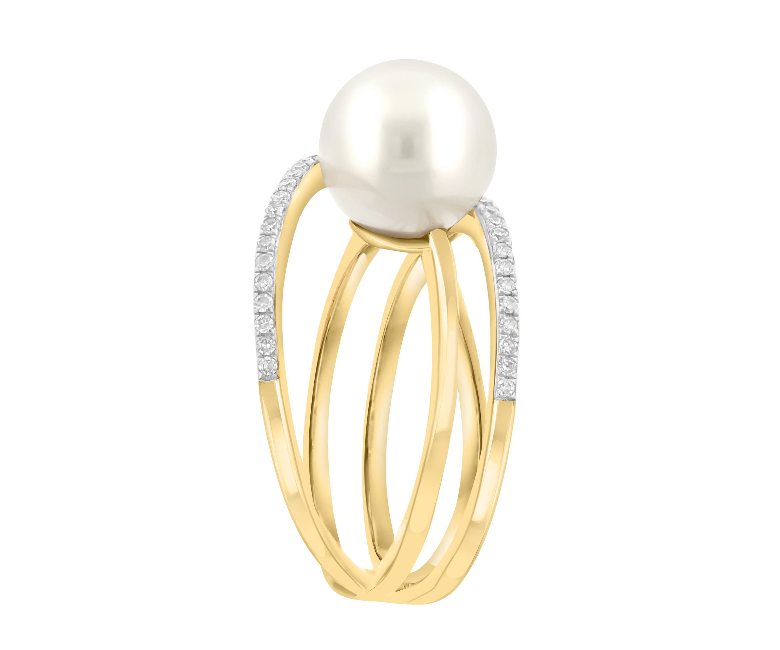 Diamond and Freshwater Pearl Ring in 14K Yellow Gold