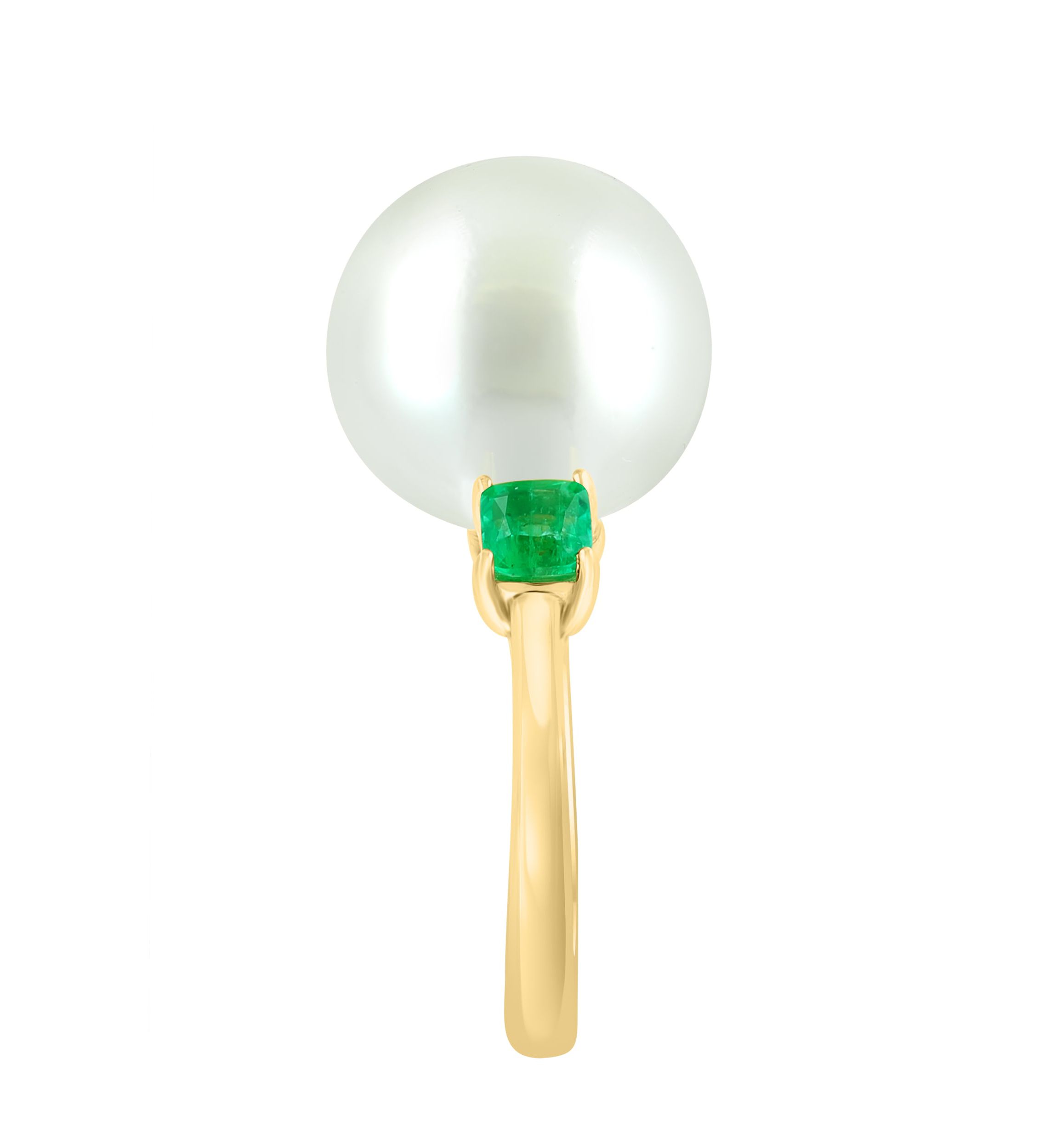 Emerald and Freshwater Pearl Ring in 14K Yellow Gold