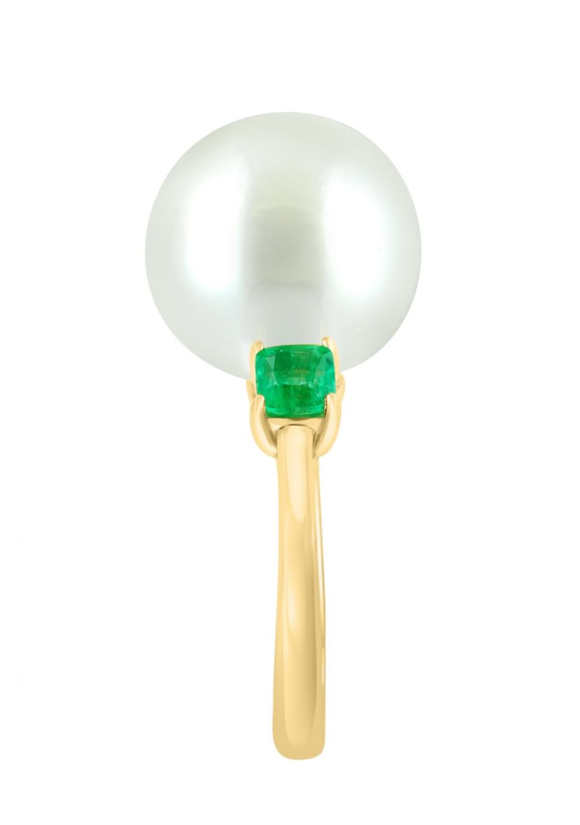 Emerald and Freshwater Pearl Ring in 14K Yellow Gold