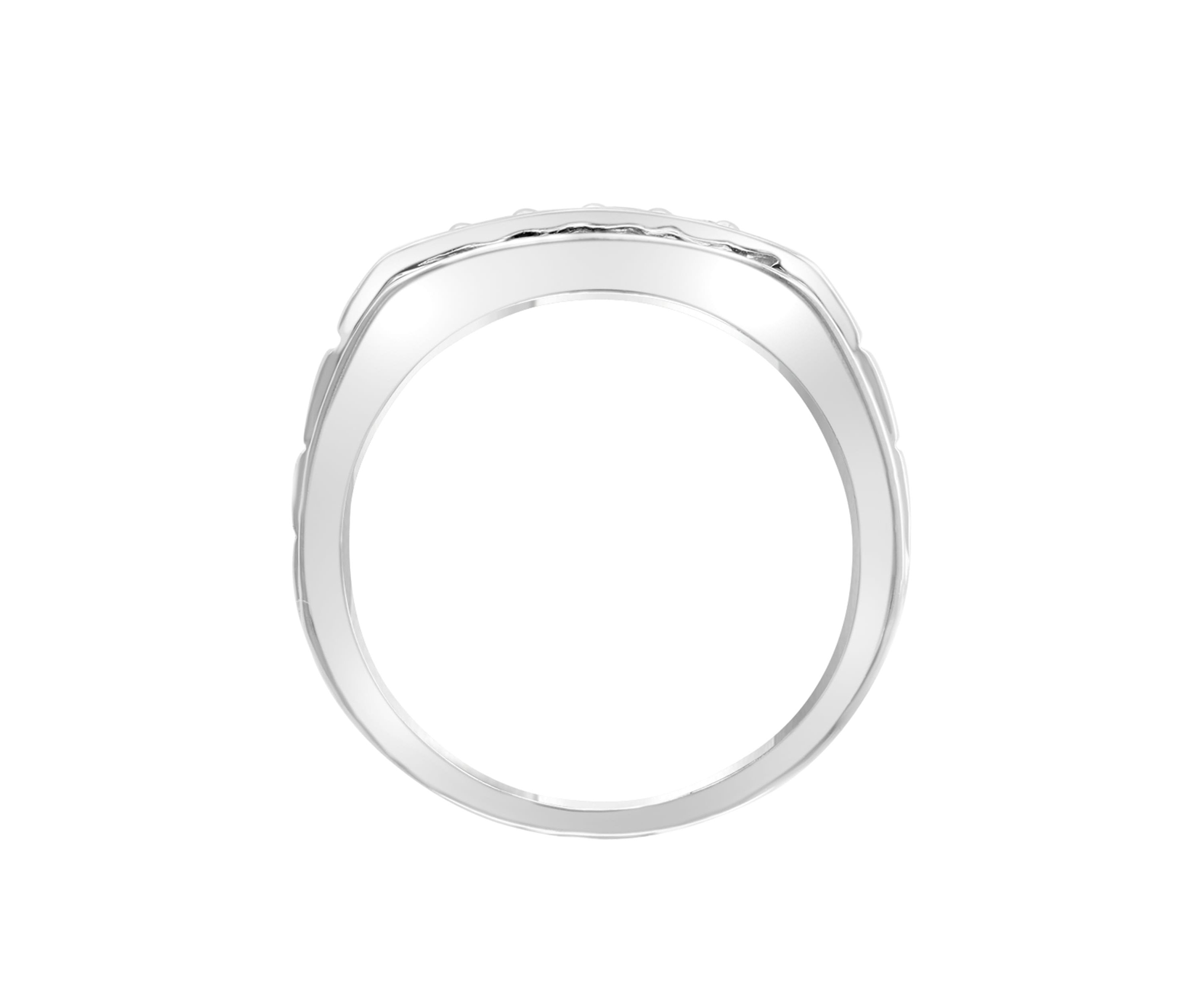 Diamond Ring in 14K White Gold