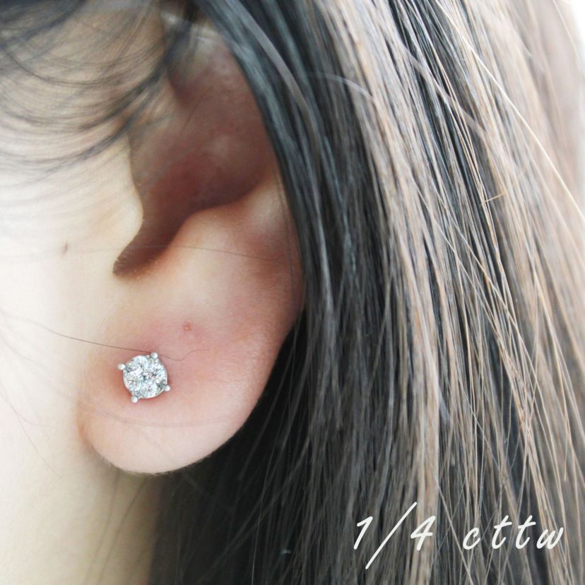 1/4Ctw Round Diamond Women Stud Earrings Set in 925 Sterling Silver