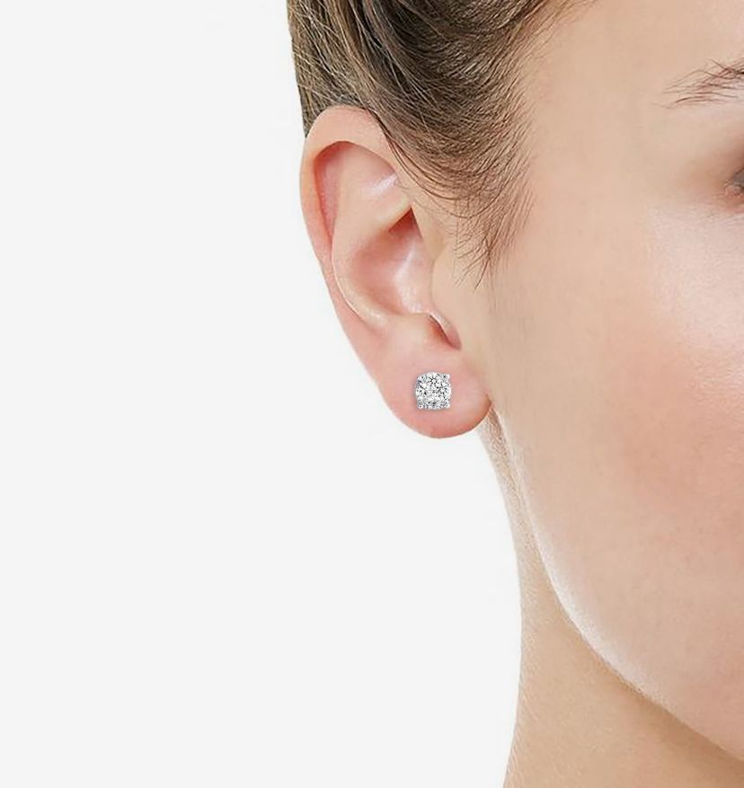 1/2Ctw Round Diamond Women Stud Earrings Set in 925 Sterling Silver