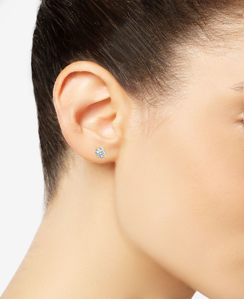 3/4Ctw Diamond Stud Earrings Set In 14K Yellow Gold