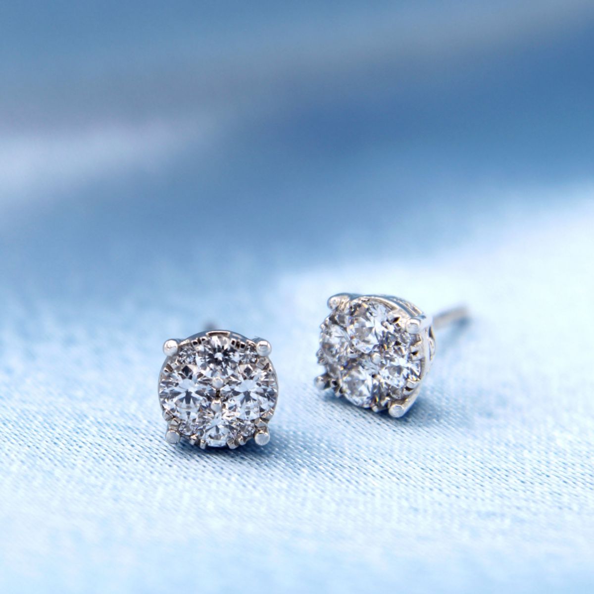Lab Created 1/4Ctw LAB GROWN DIAMOND Stud Earrings Set in 925 Sterling Silver