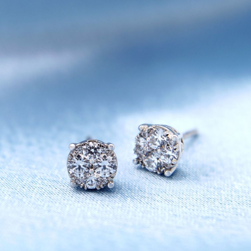 Lab Created 1/4Ctw LAB GROWN DIAMOND Stud Earrings Set in 925 Sterling Silver